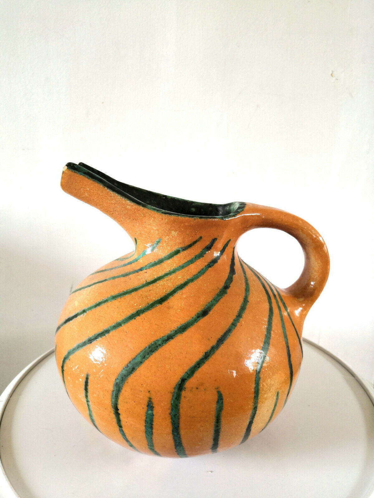 Ceramic pitcher design 70s signature to identify