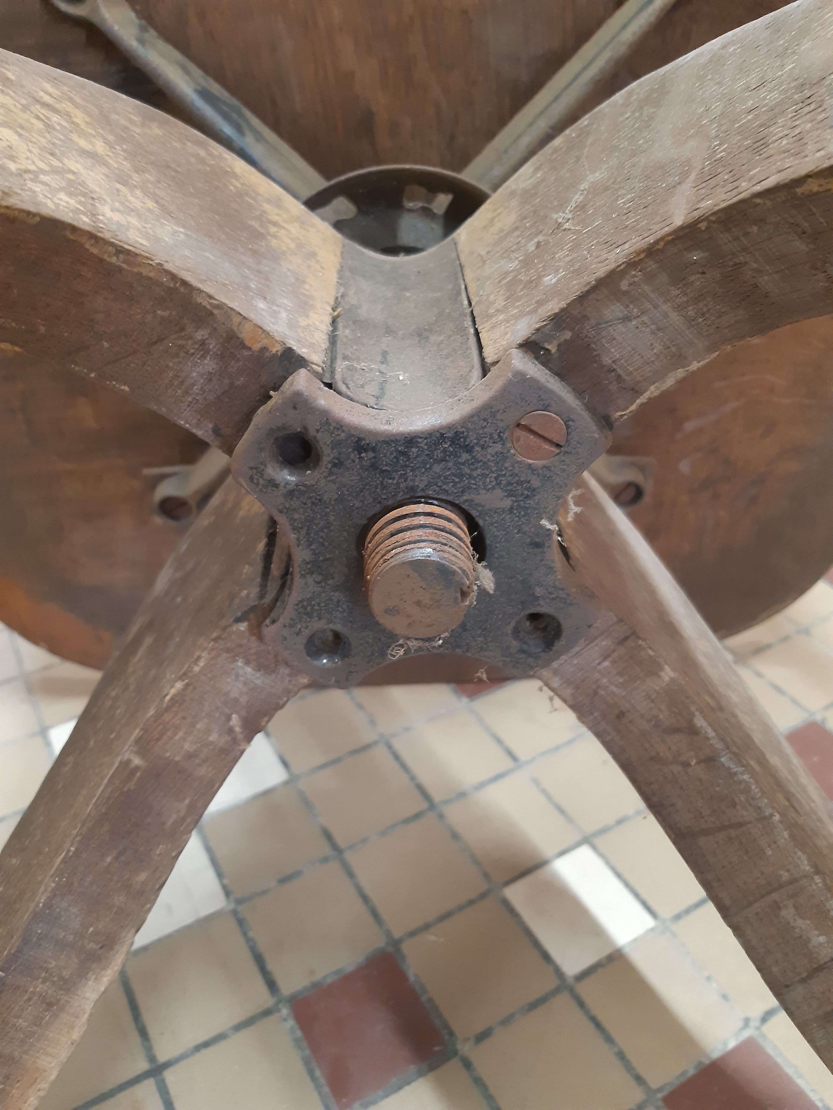 Office chair in chene
