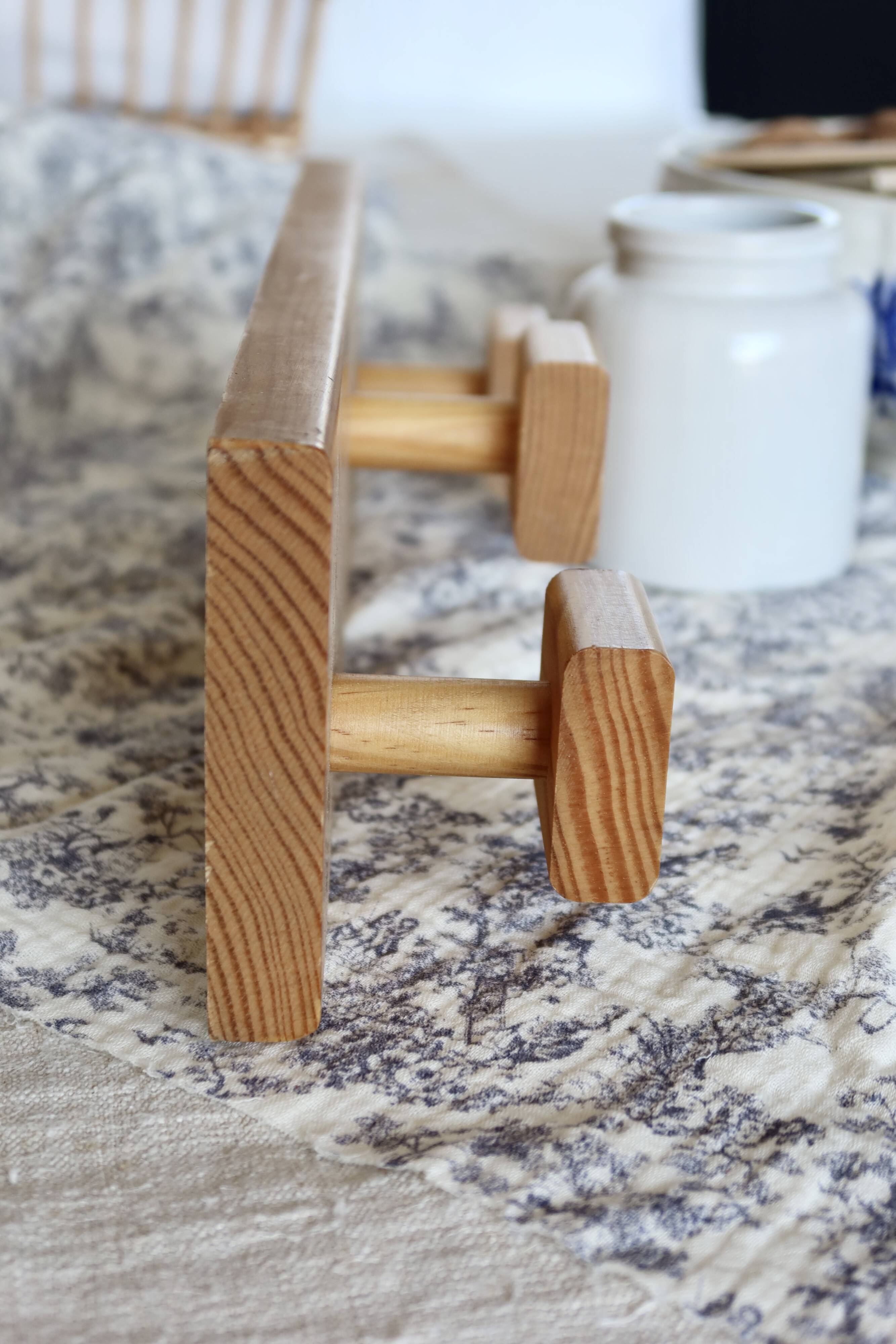 Vintage Scandinavian wall-mounted coat rack in pine - 3 square hooks