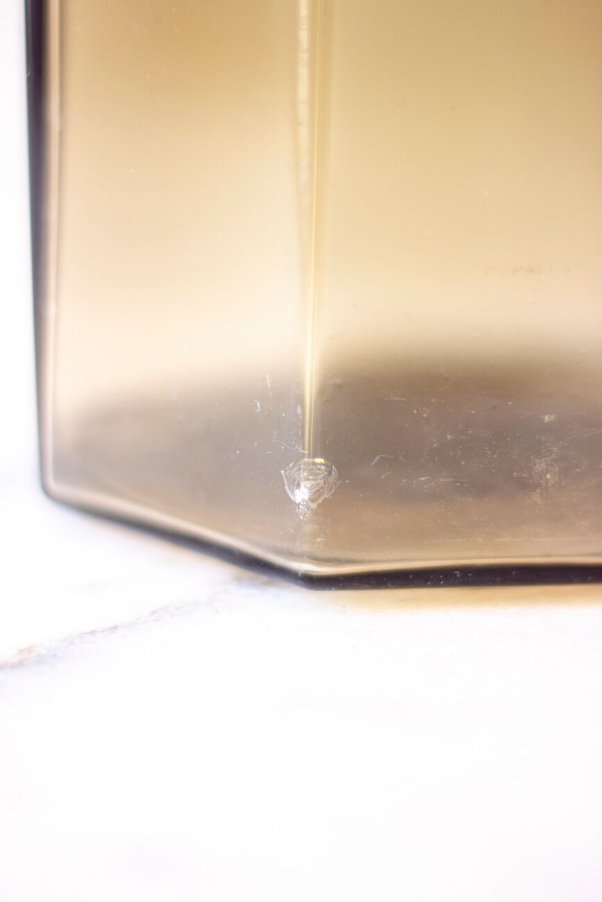 Pichet octogonal en verre fumé