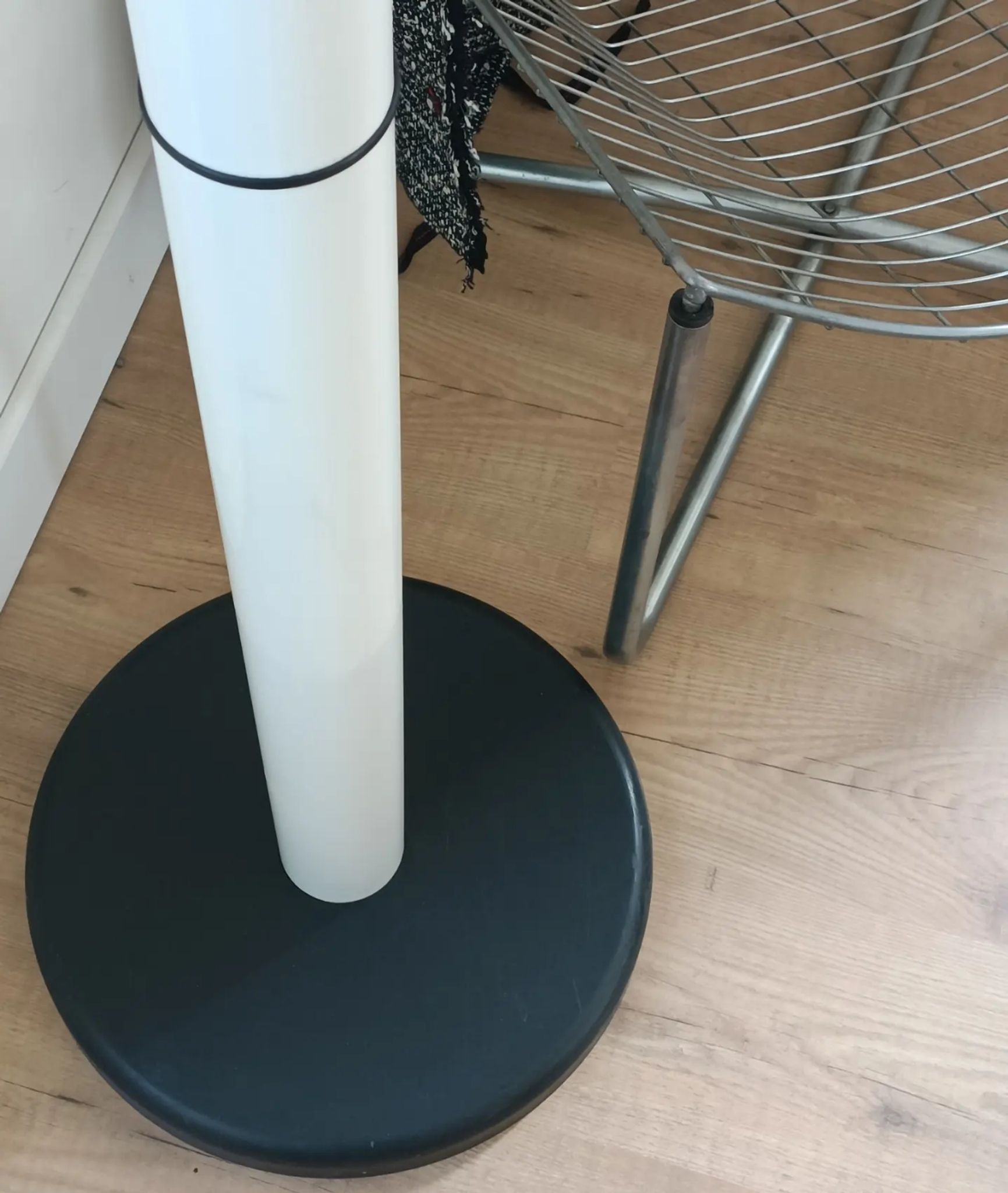 Black and white coat rack Seccose Italy 80s