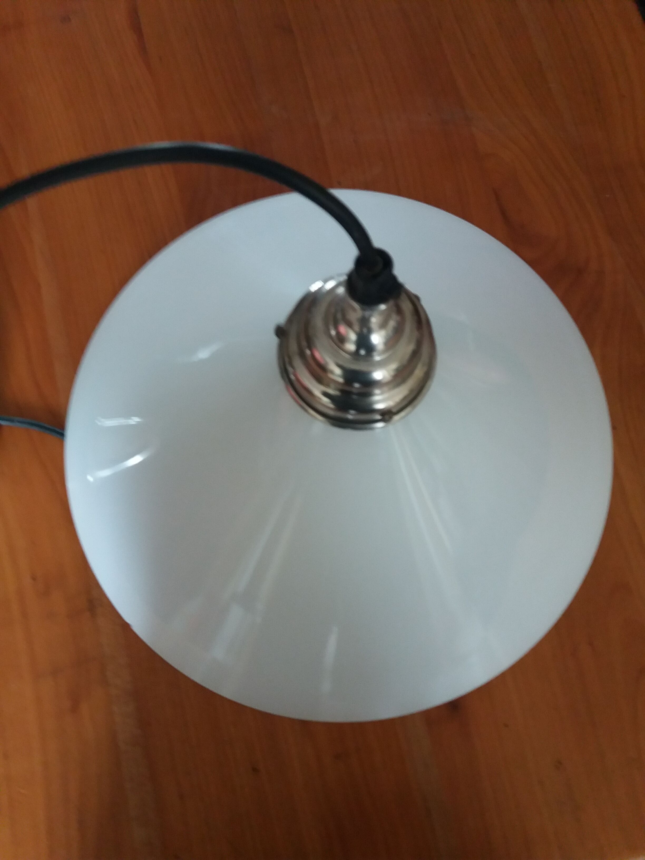 Opaline suspension