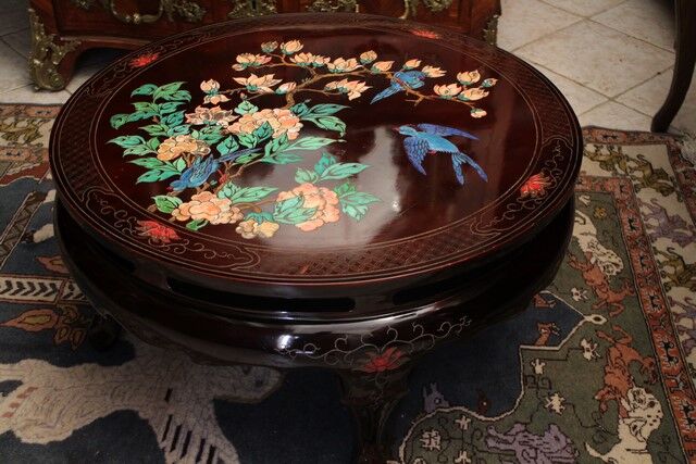 Circular wooden coffee table with bird decoration China Far East