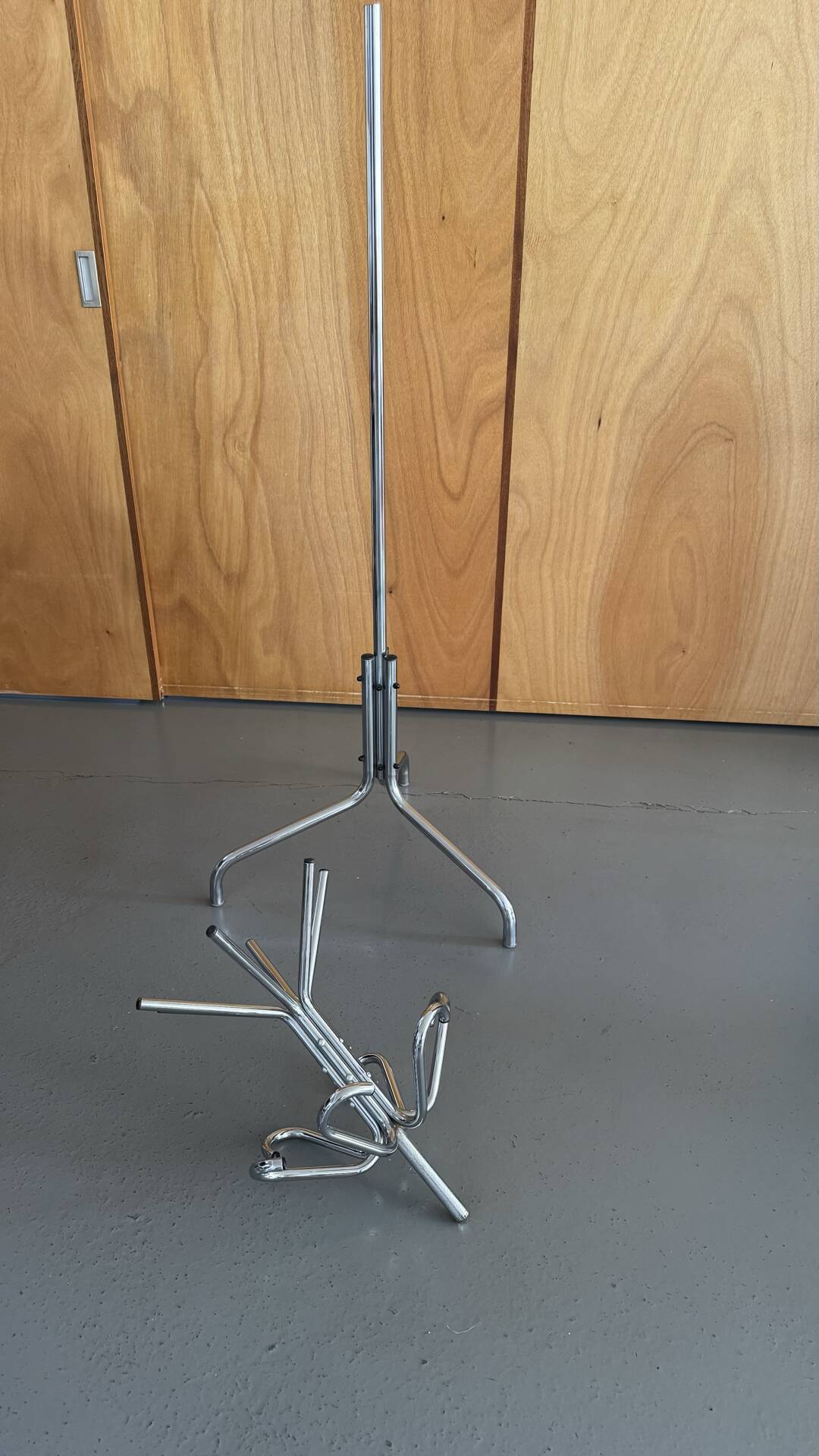 Portemanteau perroquet métal chromé