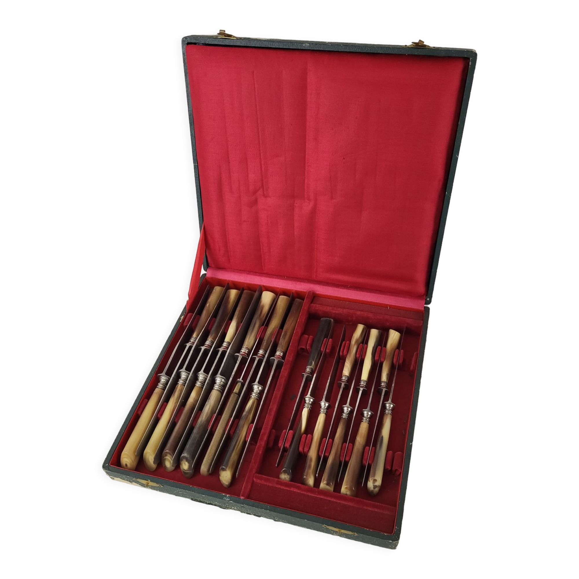 Service 20 table knives blade steel handle horn