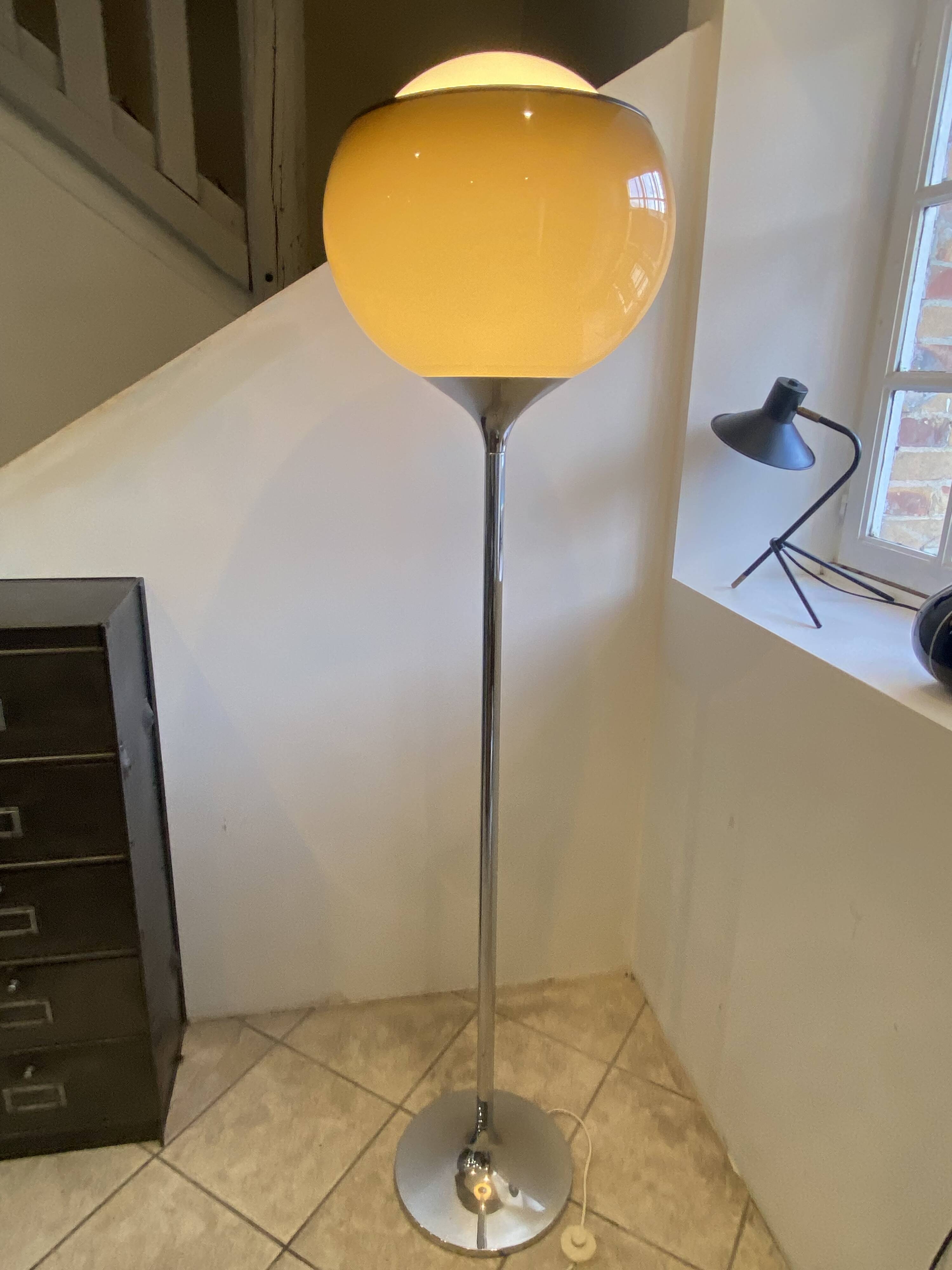 Chrome floor lamp Guzzini vintage 1960