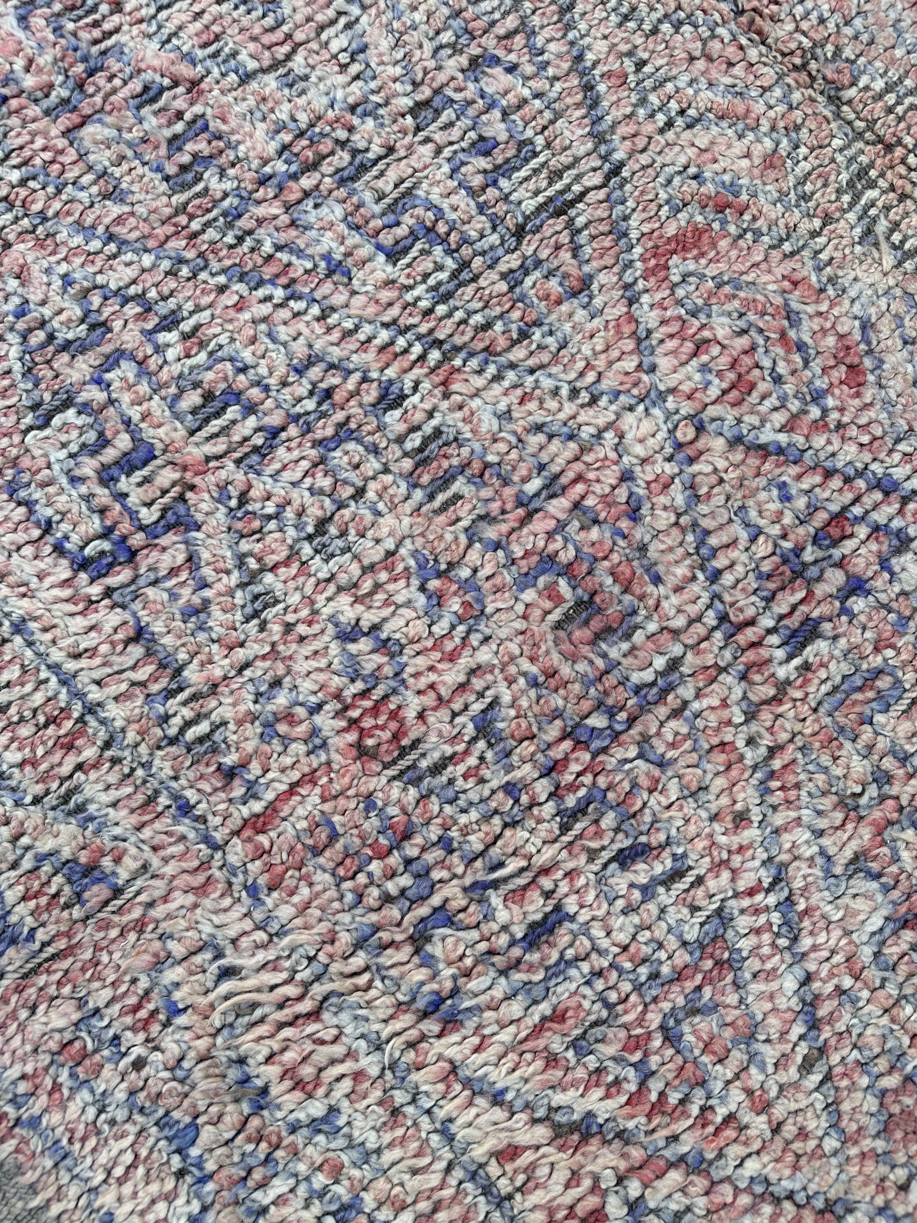 Colorful Beni M'guild Moroccan rug - 292 x 193 cm