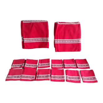 2 basque tablecloths + 12 towels