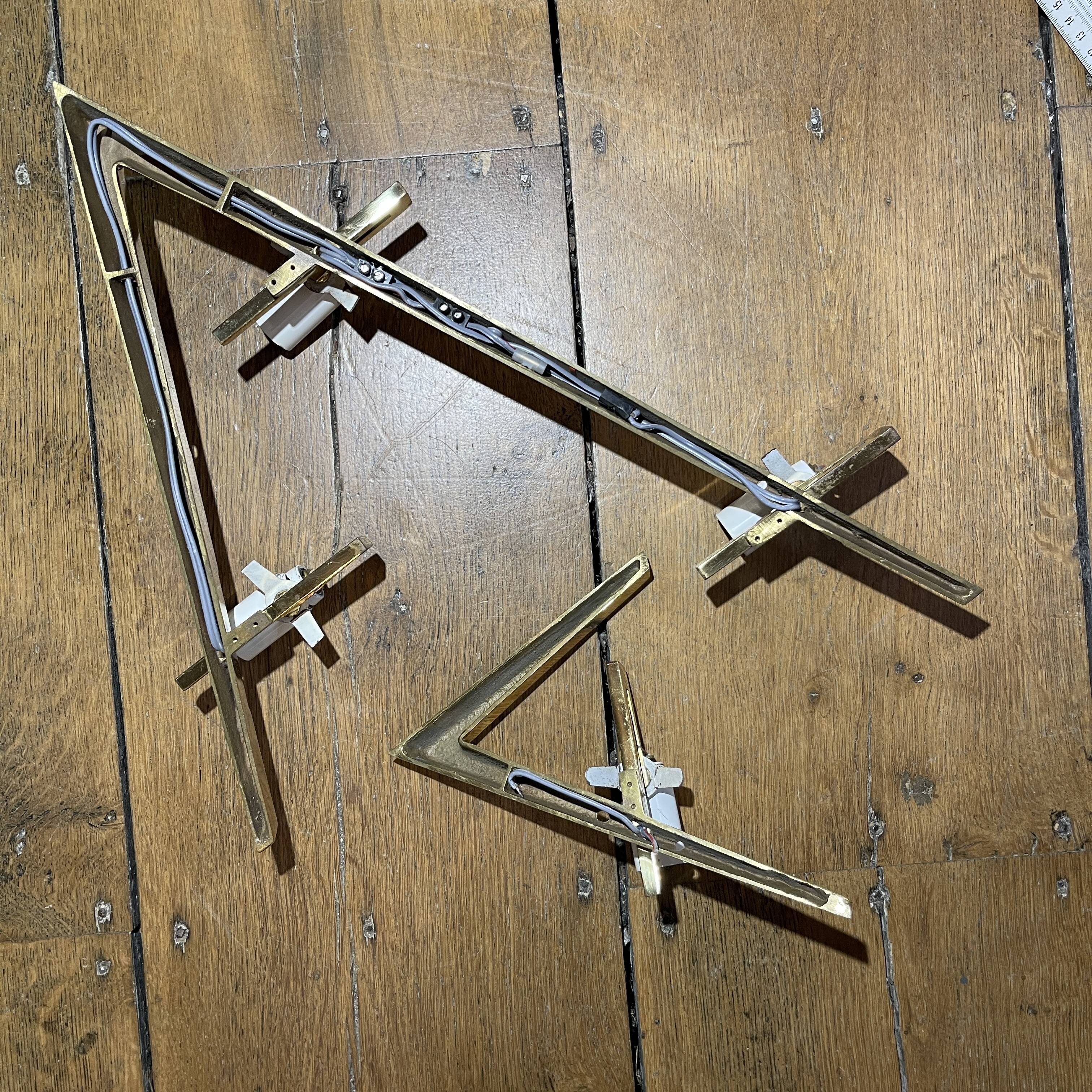 Pair of asymmetrical Hollywood Regency sconces, bronze - opaline glass, 70s