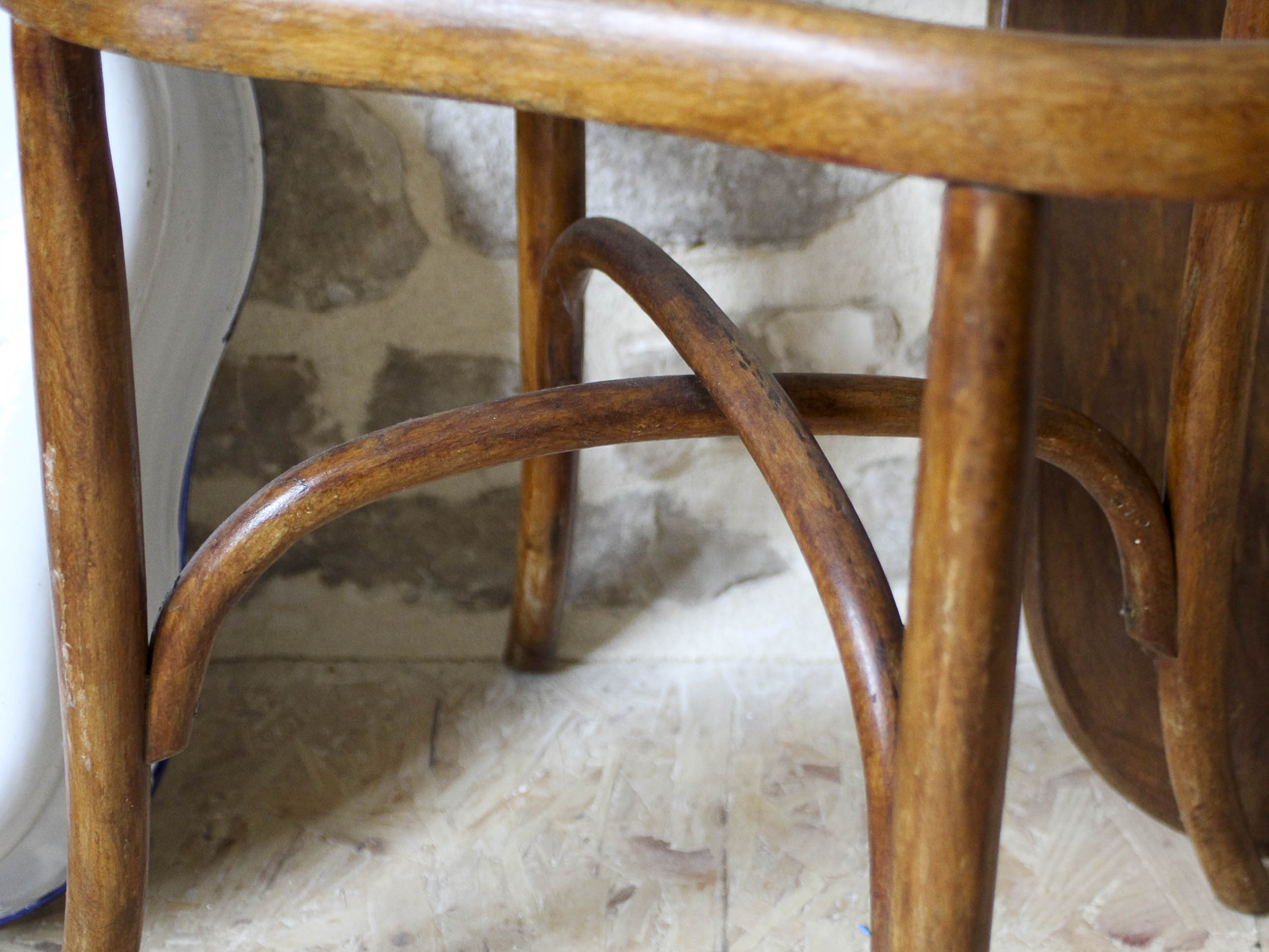 Bidet en bois courbé et métal émaillé