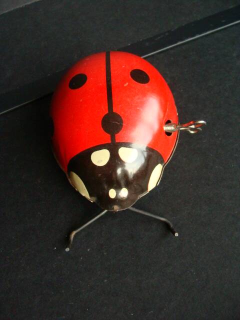 Mechanical ladybird toy