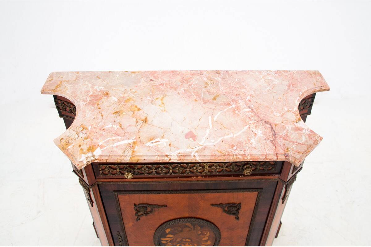 Inlaid chest of drawers, Italy, mid-19th century.