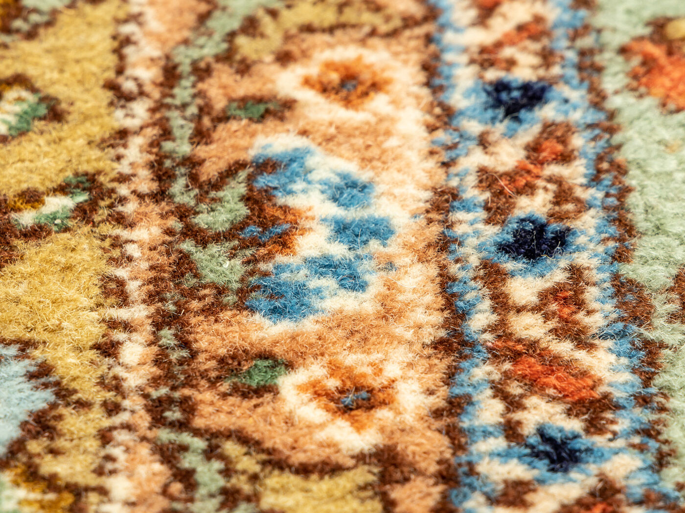 1960s kashmar carpet, 255 x 335