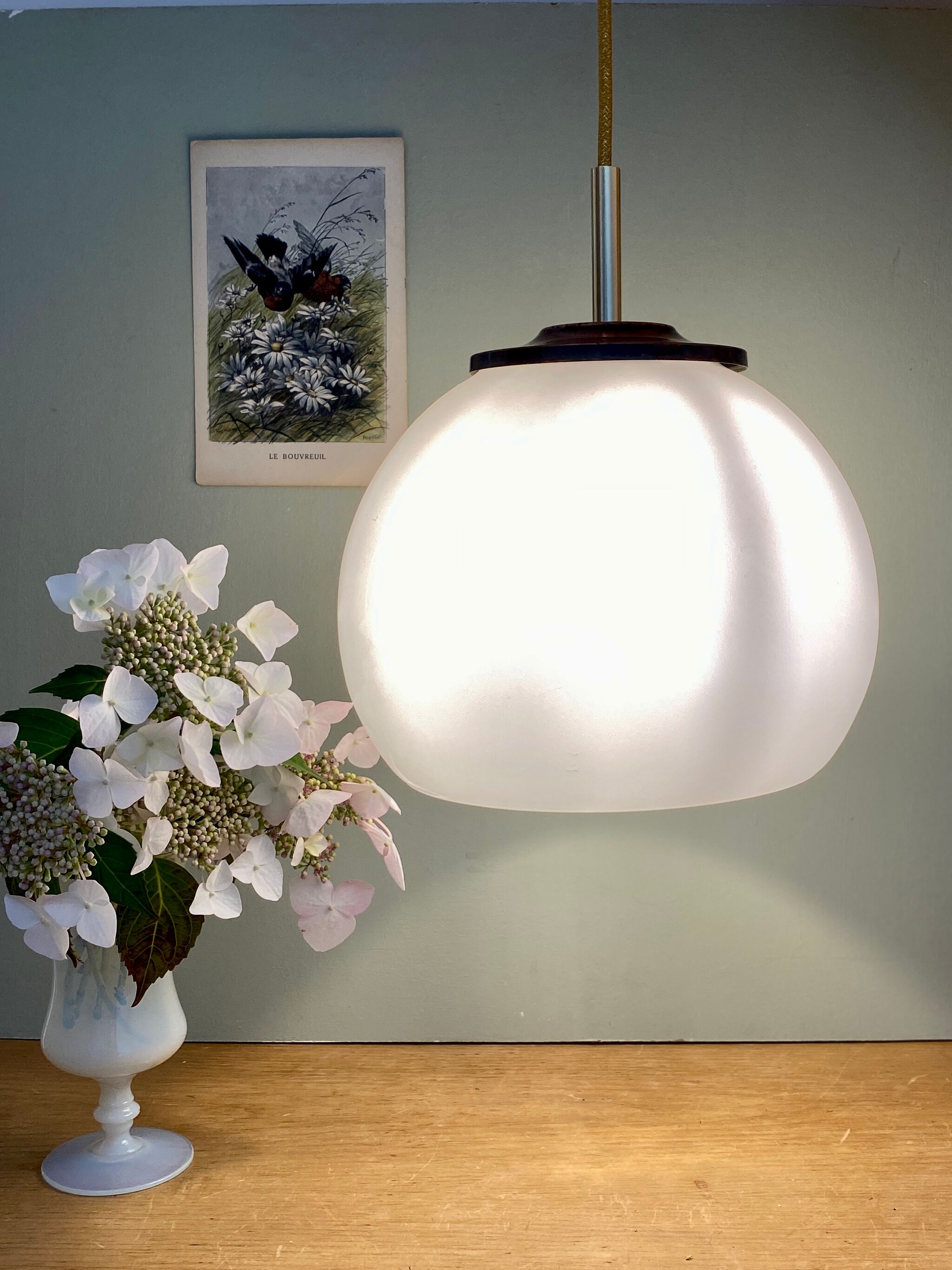 Vintage globe pendant lamp in white opaline
