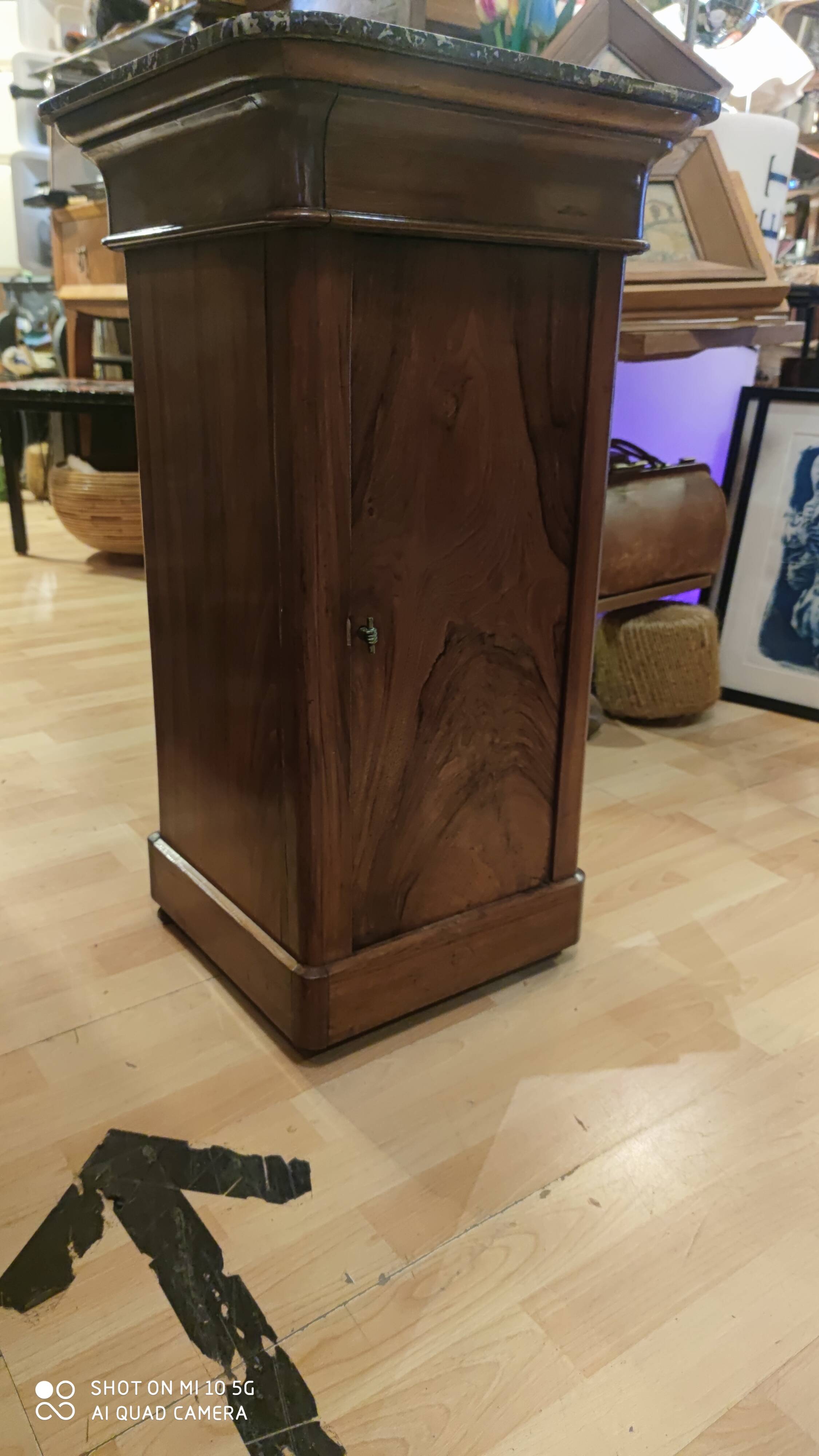 Chevet roulant 4 faces en noyer époque Restauration