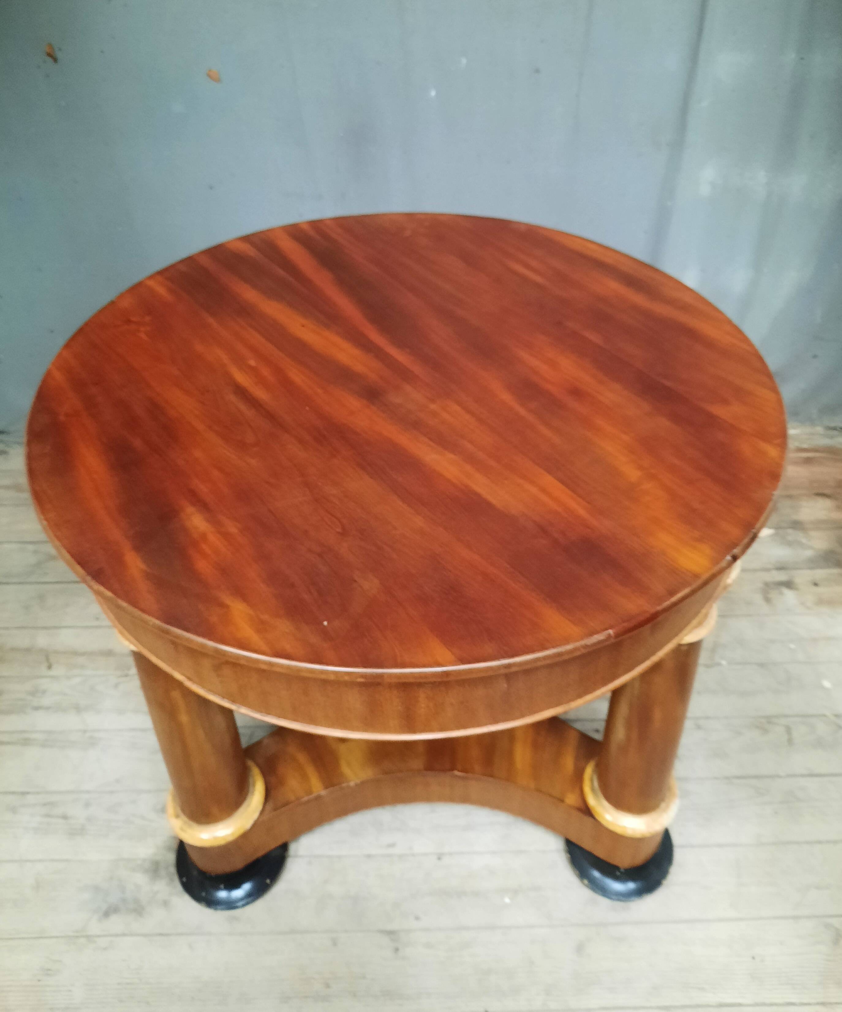 Empire pedestal table