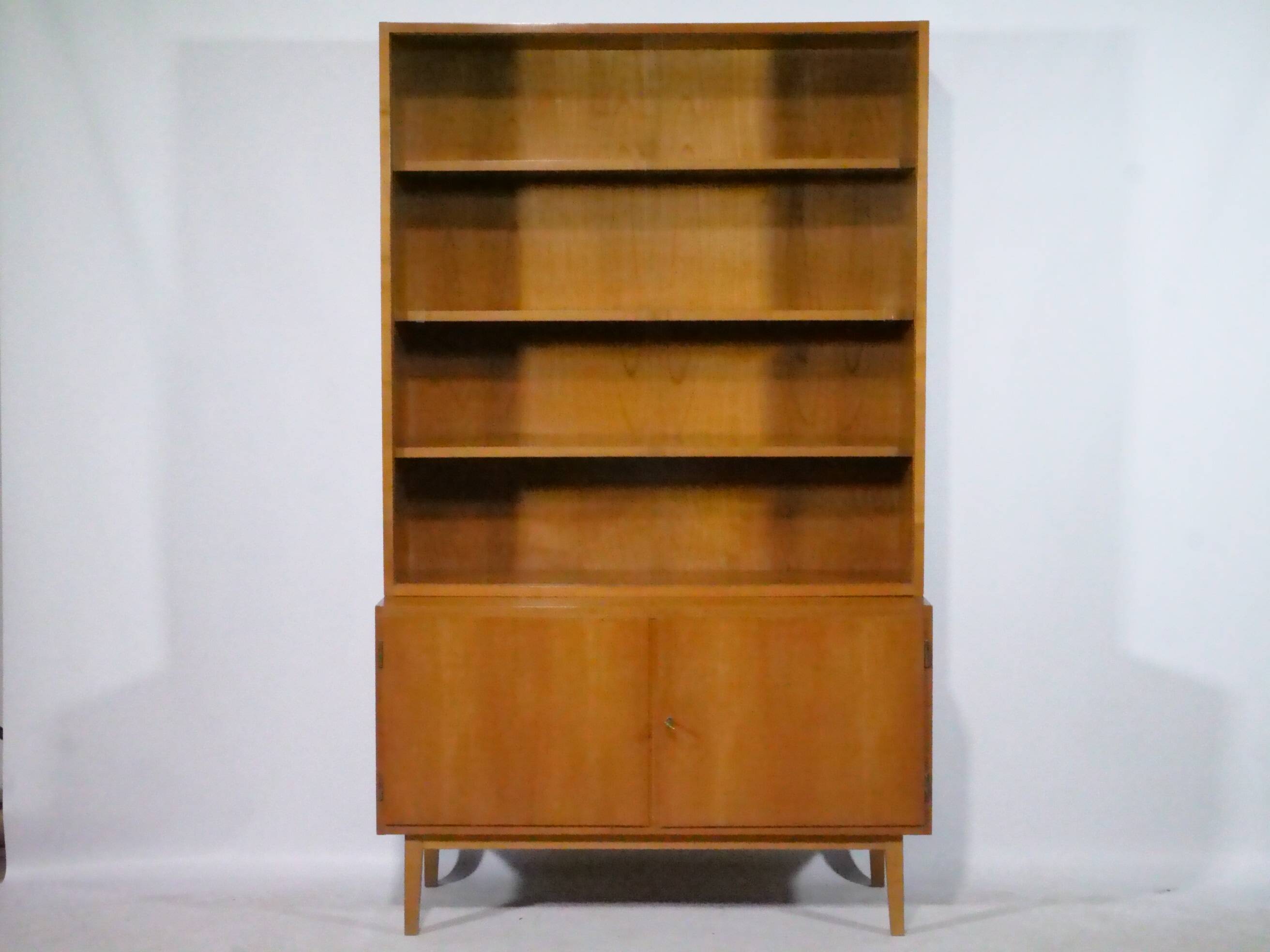 Buffet vitrine vintage en bois de cerisier, commode vintage, 1960