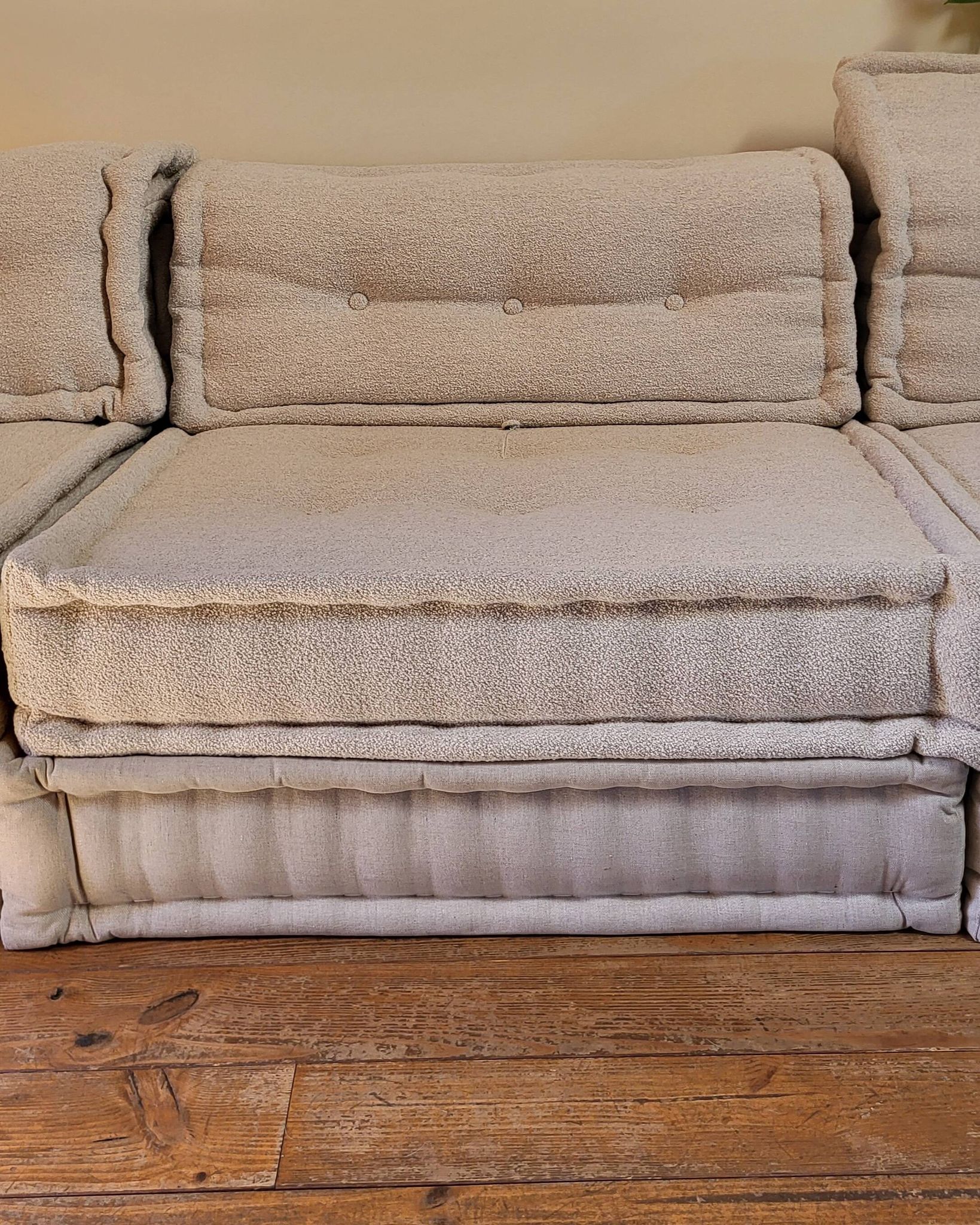 Mah Jong sofa by Roche Bobois in beige by Hans Hopfer, set of 7 modules.