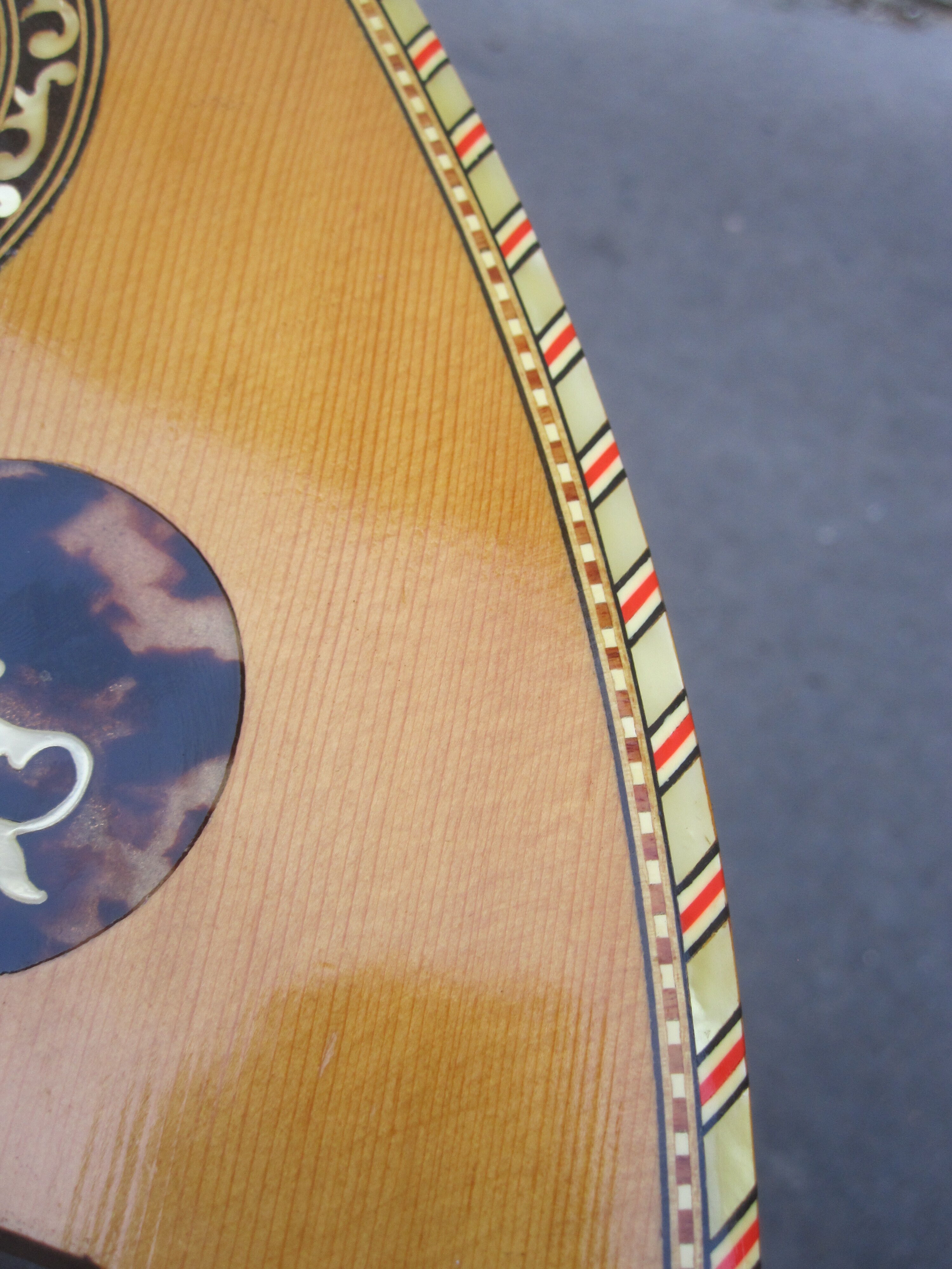 Mandolin luthier René Gérôme Mirecourt