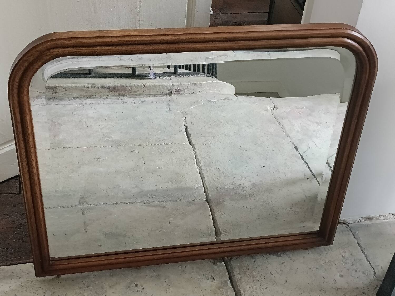Beveled mirror in solid wood