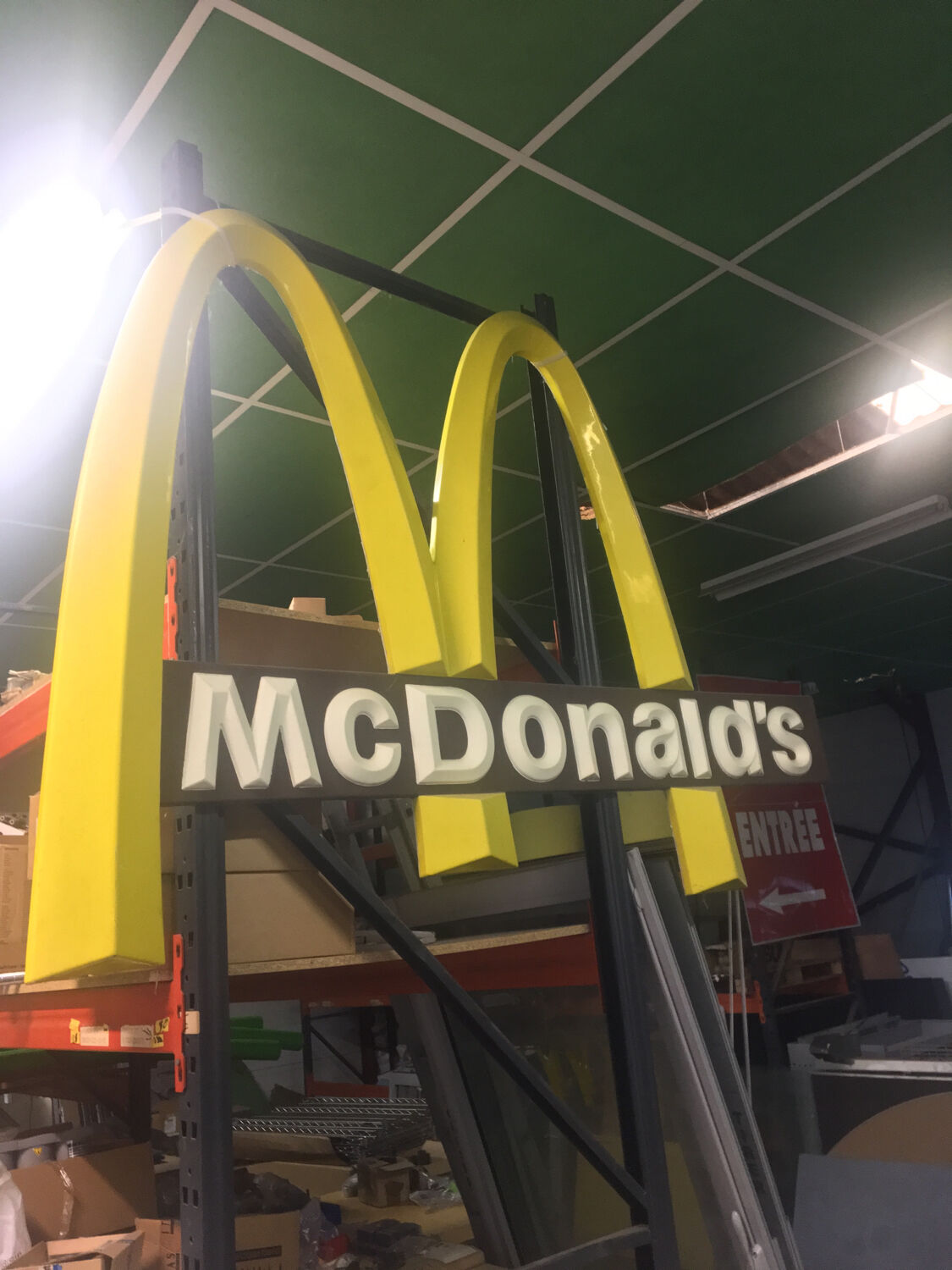 Mc Donald ́s sign