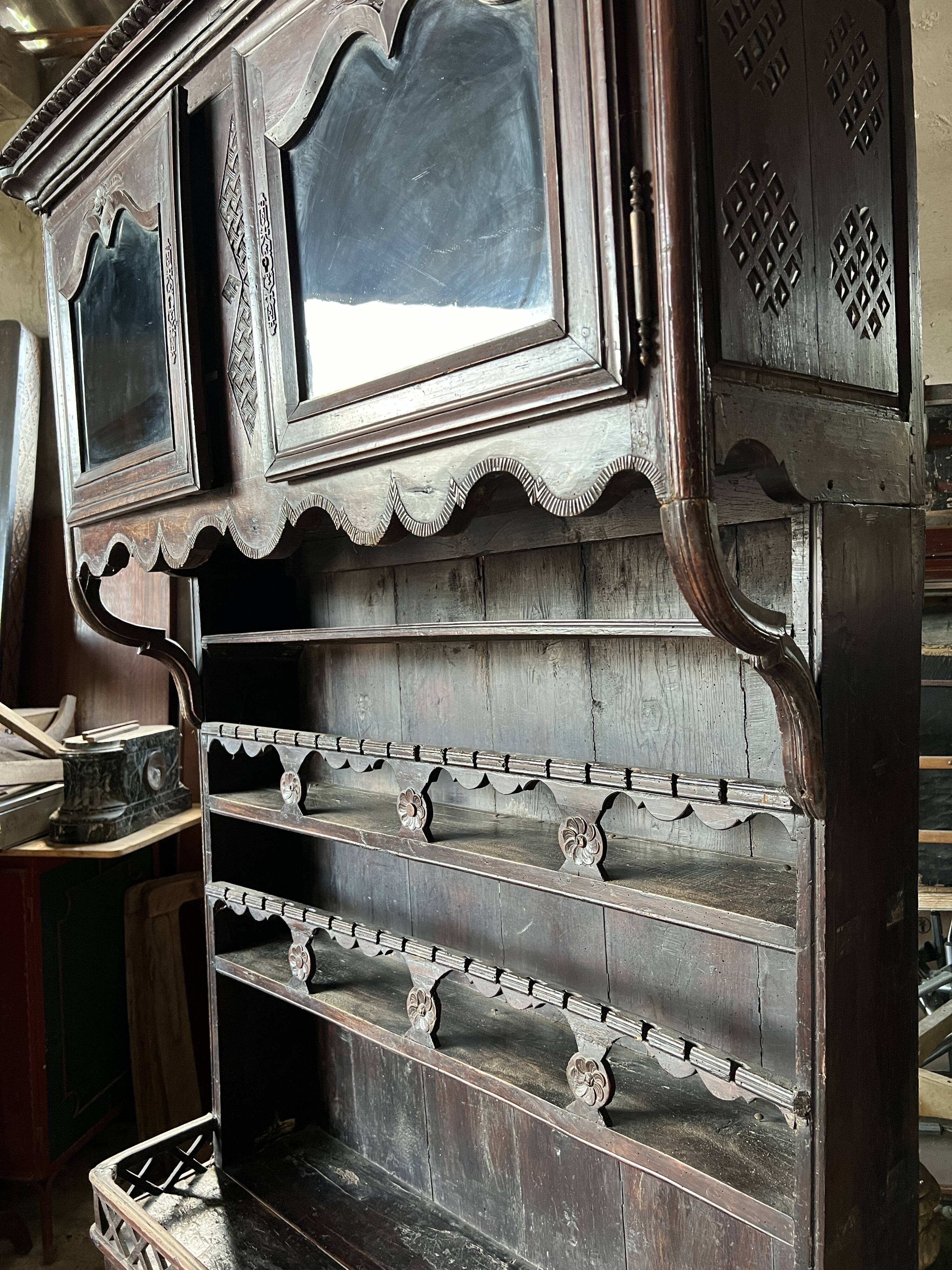 18th-century Béarnese dresser
