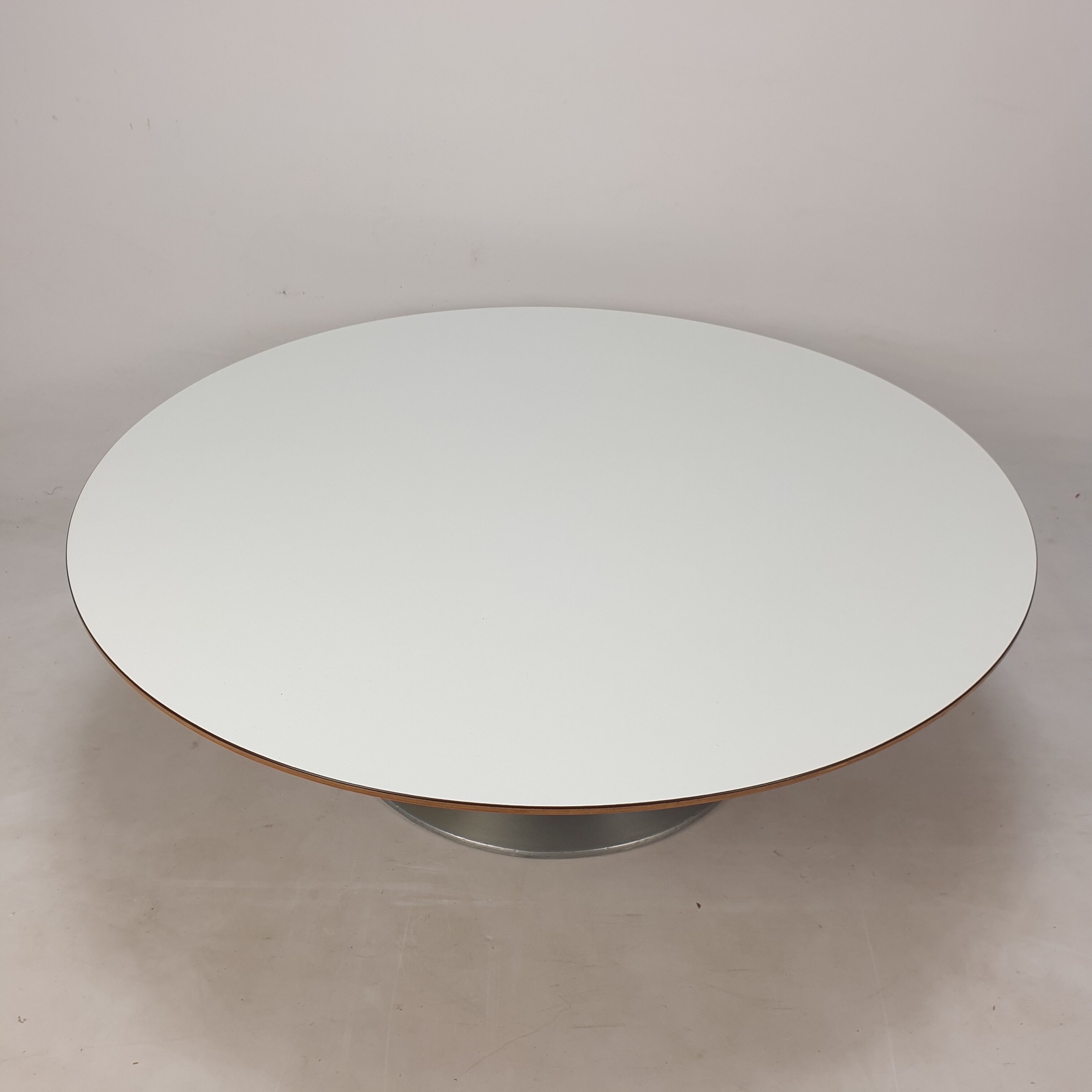 "Circle" Coffee Table by Pierre Paulin for Artifort, 1970's
