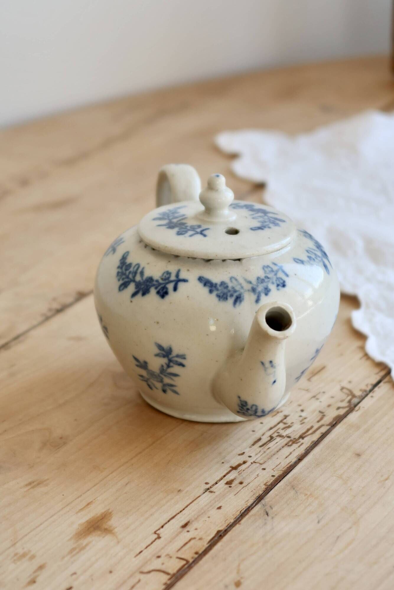 Antique teapot Saint-Uze steel clay with cobalt blue floral decoration.