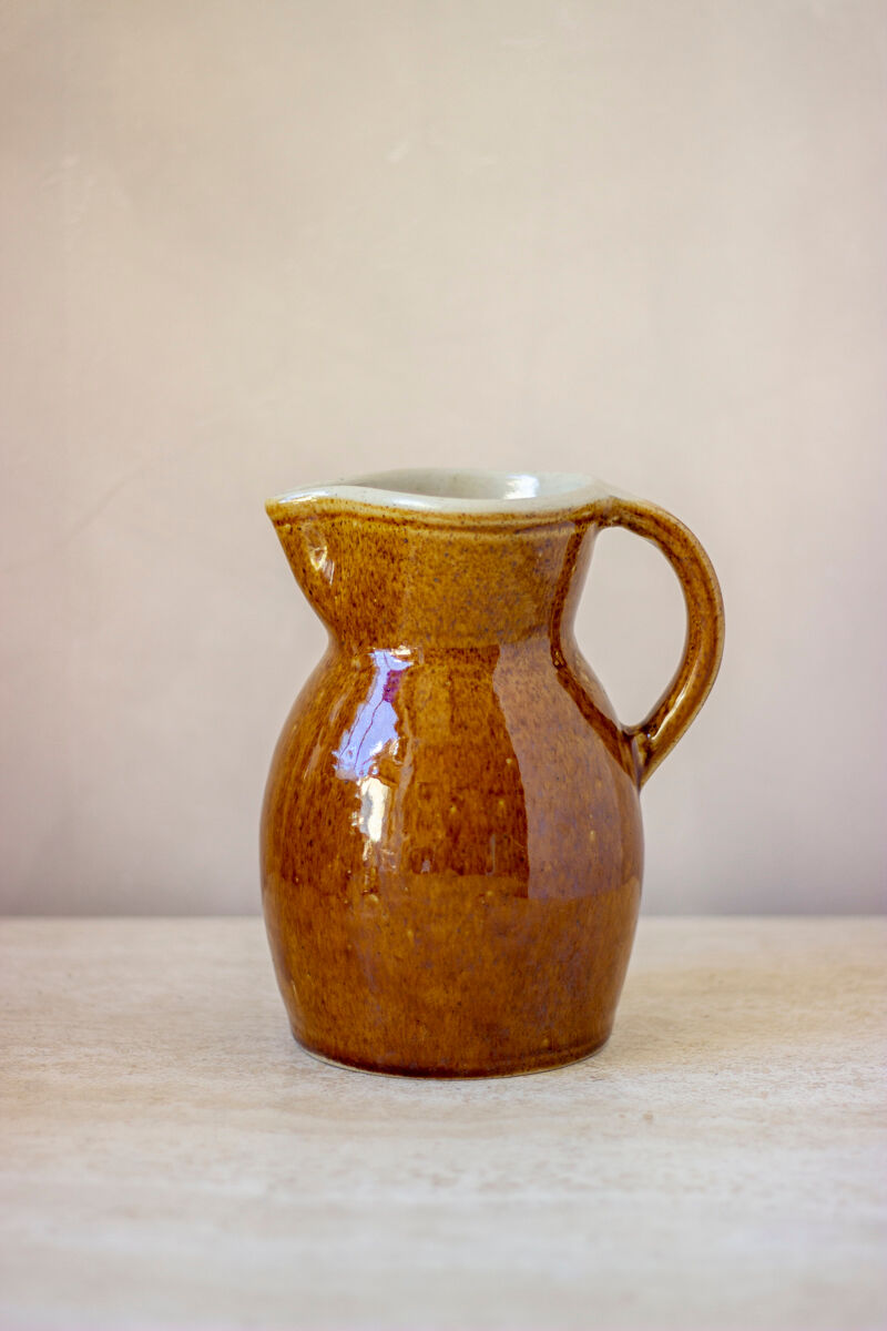 Pitcher in Berry sandstone