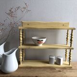 Skated wooden coil shelf