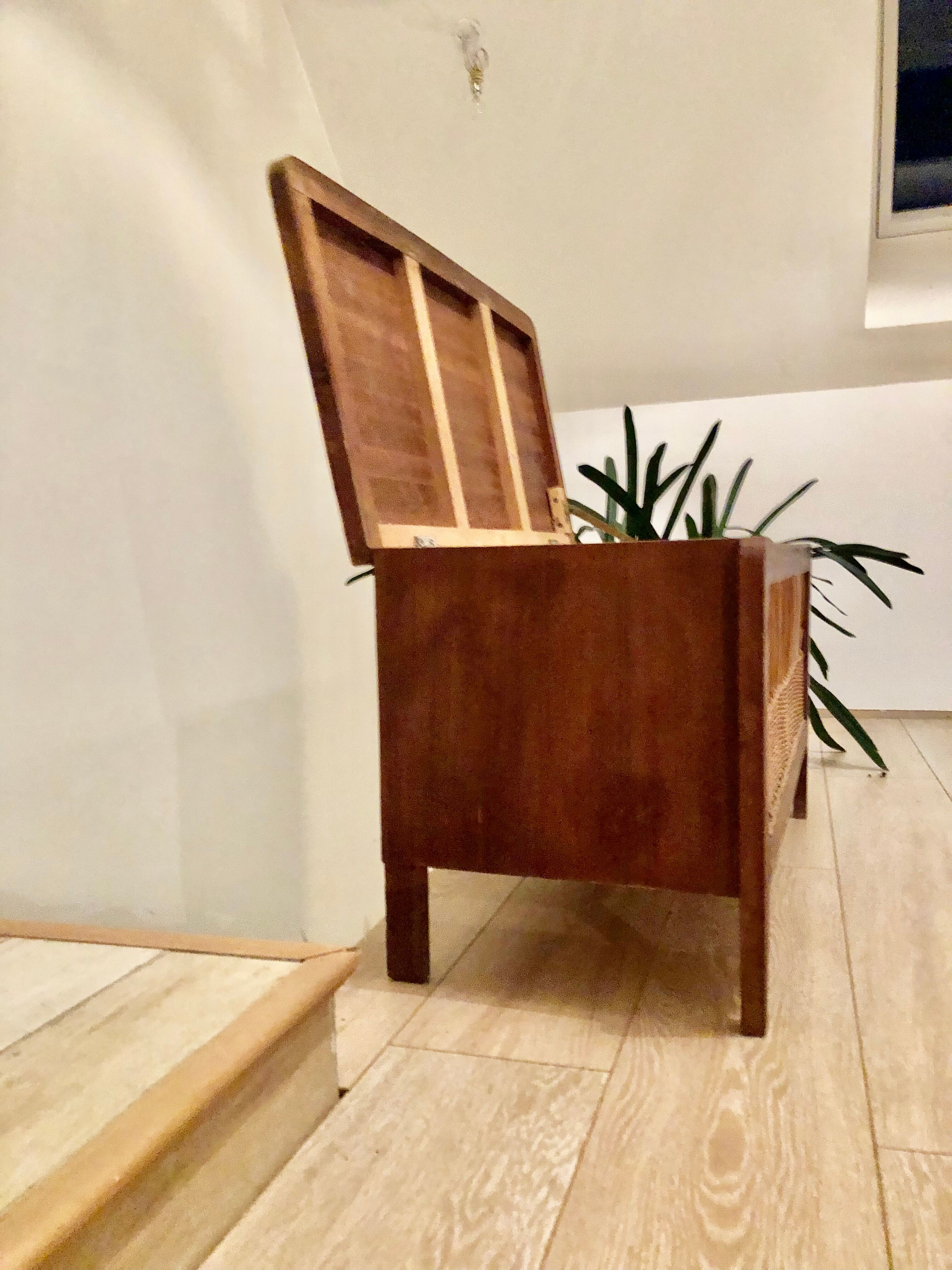 Coffre à jouet en bois et rotin