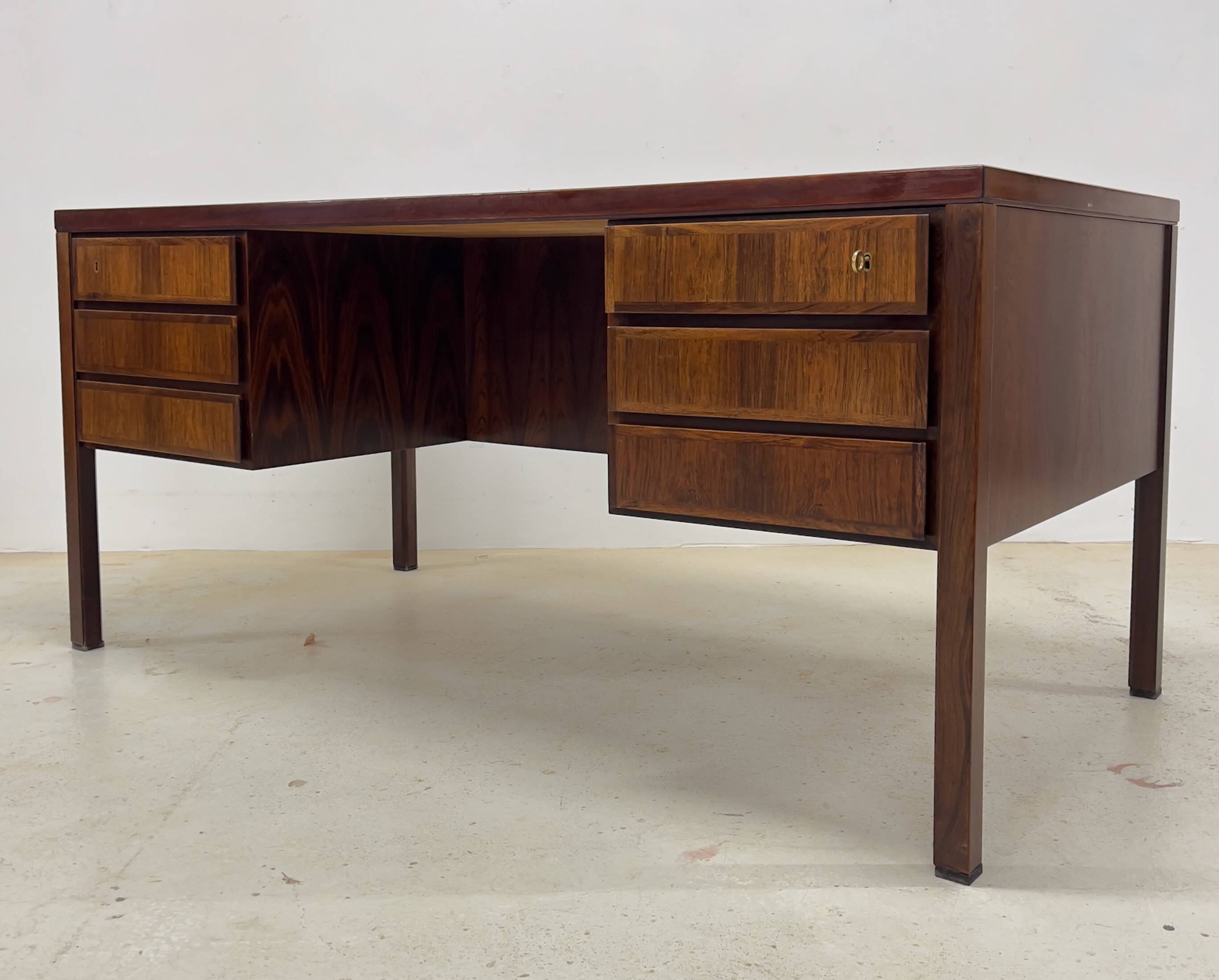 Gunni Omann Model 77 Rosewood Desk, 1960s.