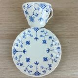 6 cups & saucers faience english
