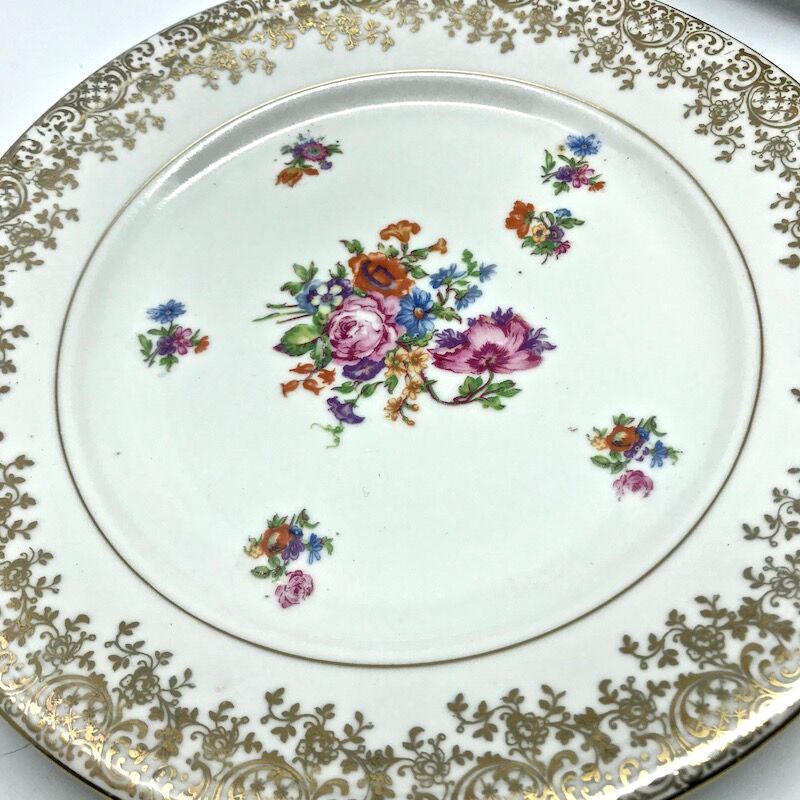12 flat plates made of Limoges porcelain