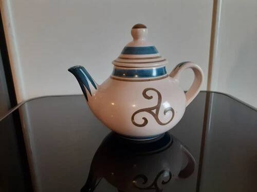 "triskell" coffee pot faiencerie de gourin