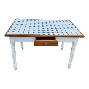 table cuisine en carrelage