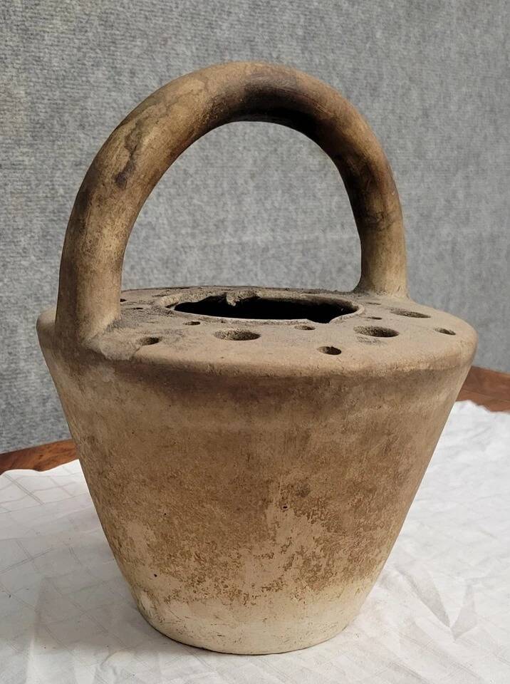 Old traditional Kabyle / Berber terracotta pottery