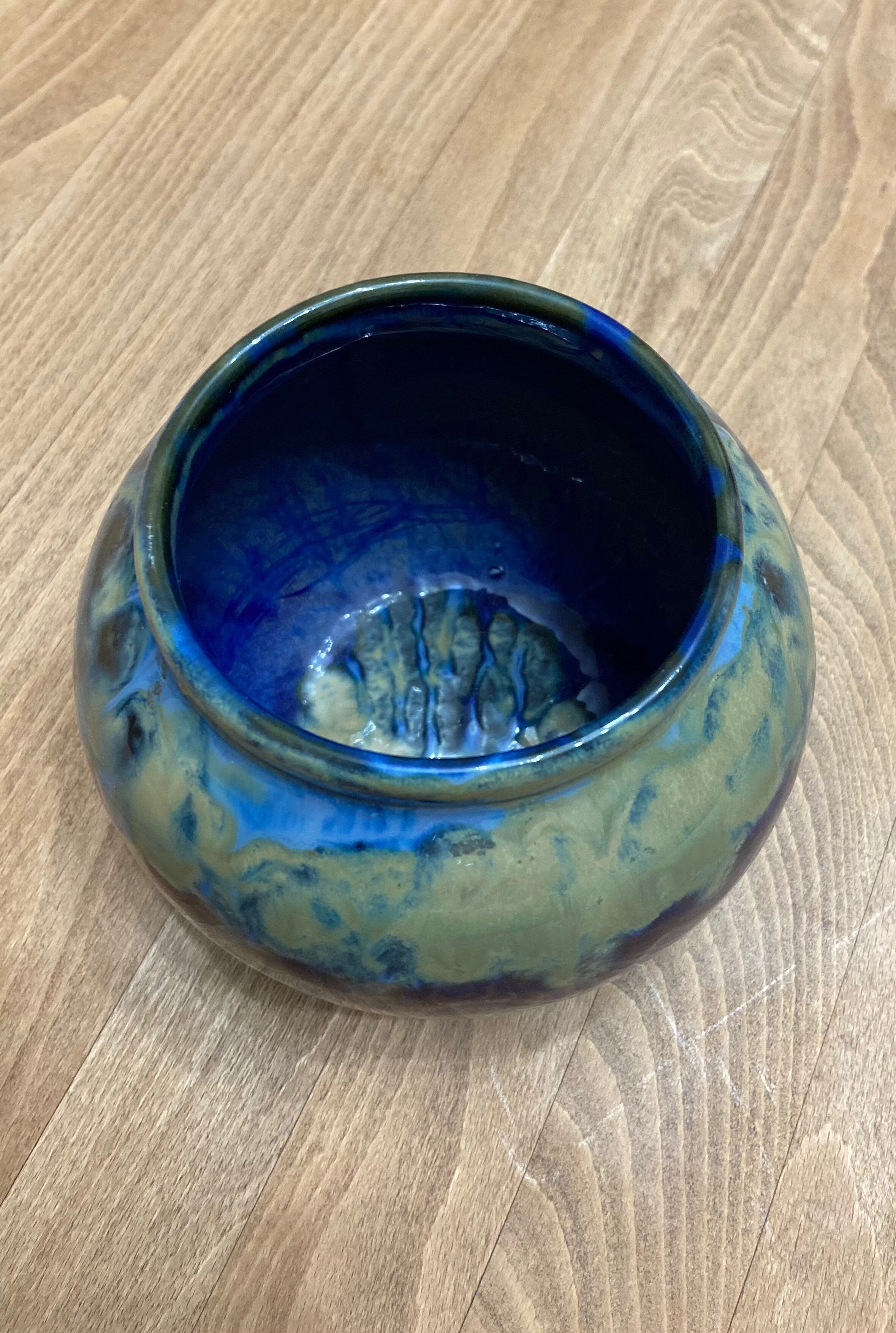 Blue ceramic round pot