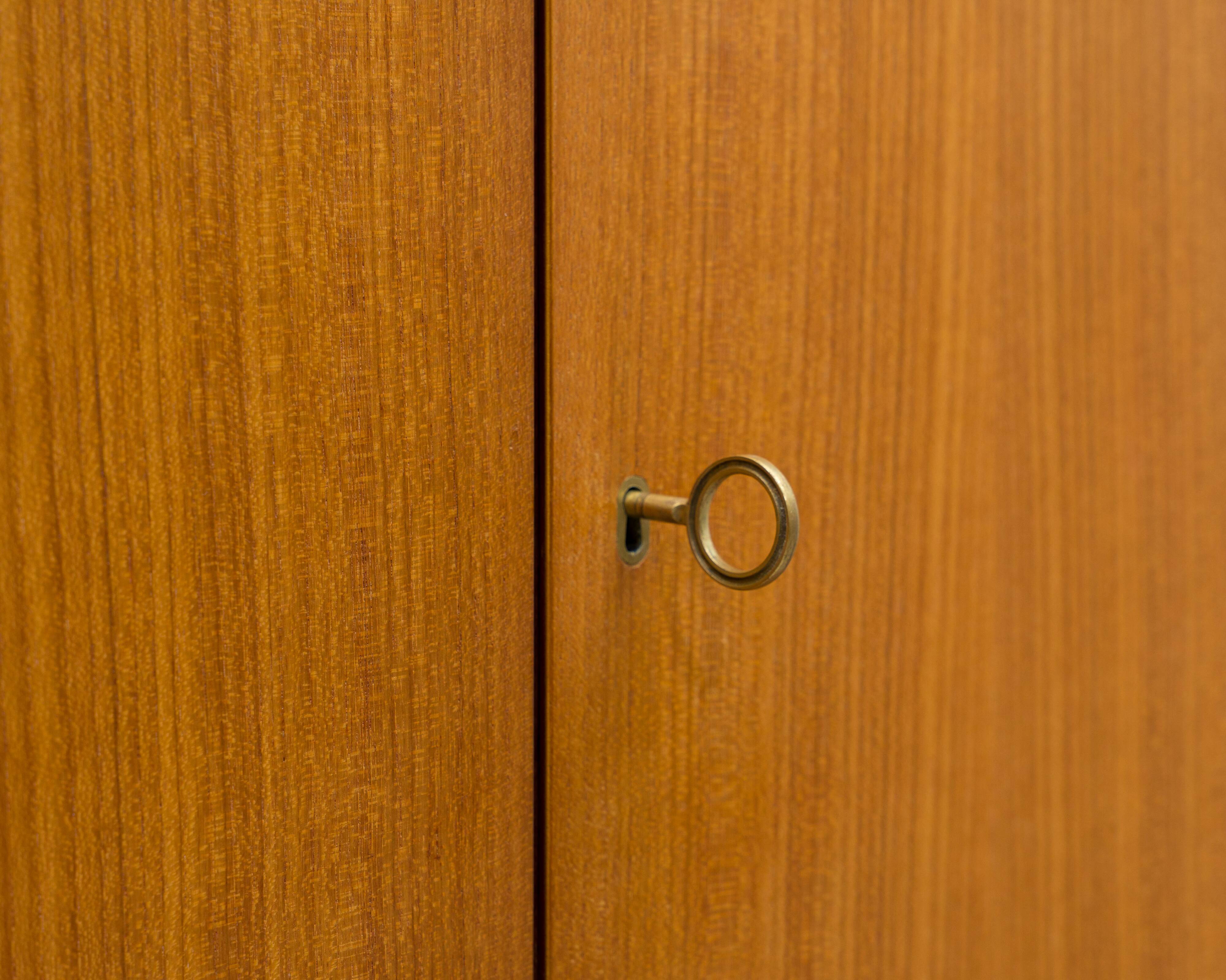Two-door chest of drawers/sideboard with hairpin legs, 1960s. Restored