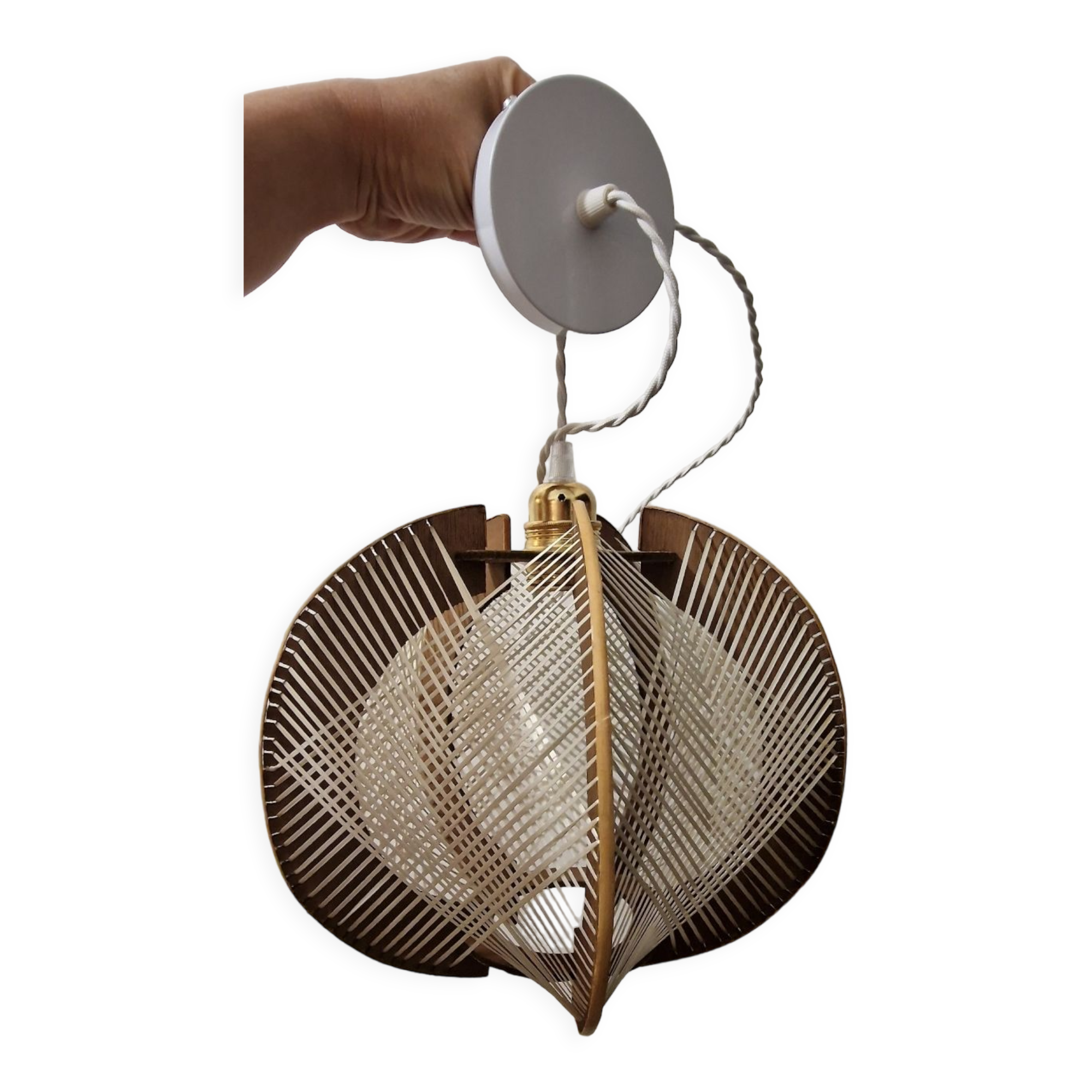 Scandinavian woven suspension lamp