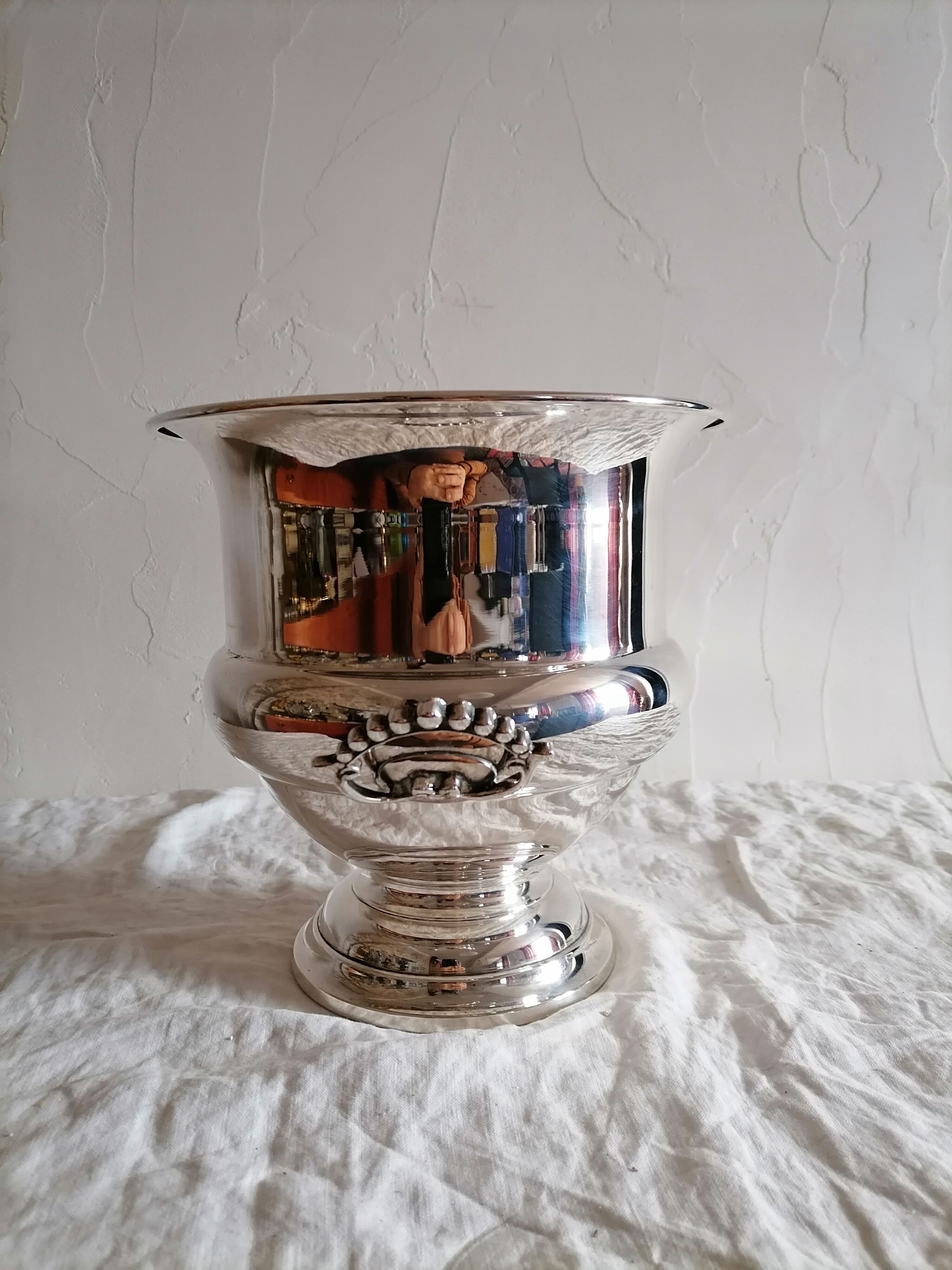 Medici-shaped champagne bucket