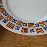 4 assiettes plates anciennes en terre de fer