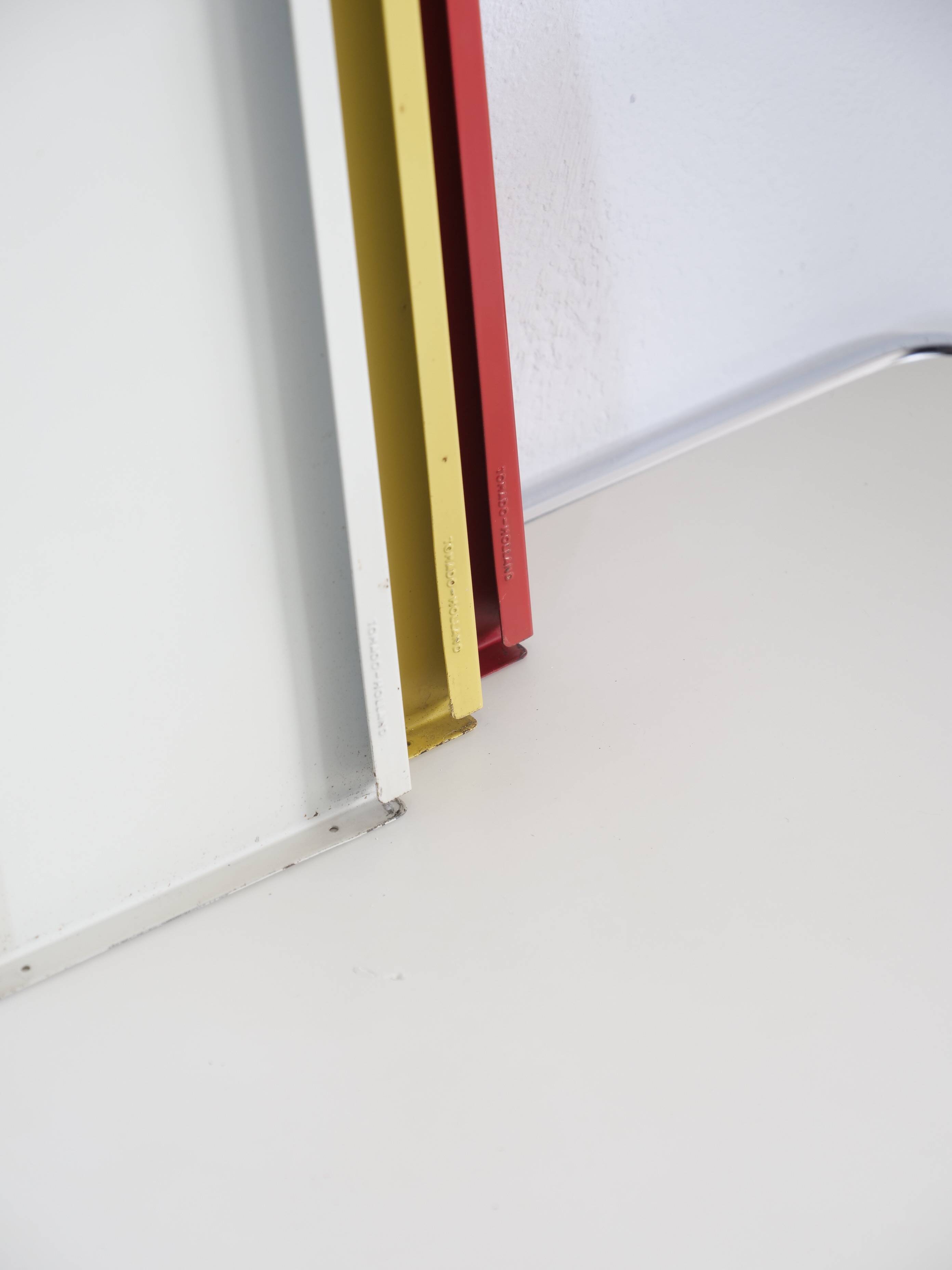 Tomado compact shelf