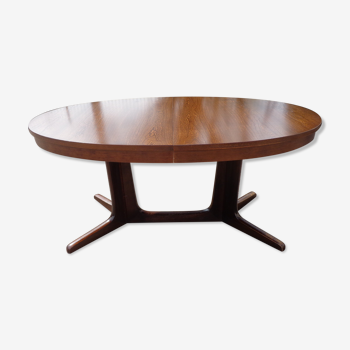 Oval Baumann table