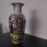 Victoria porcelain vase