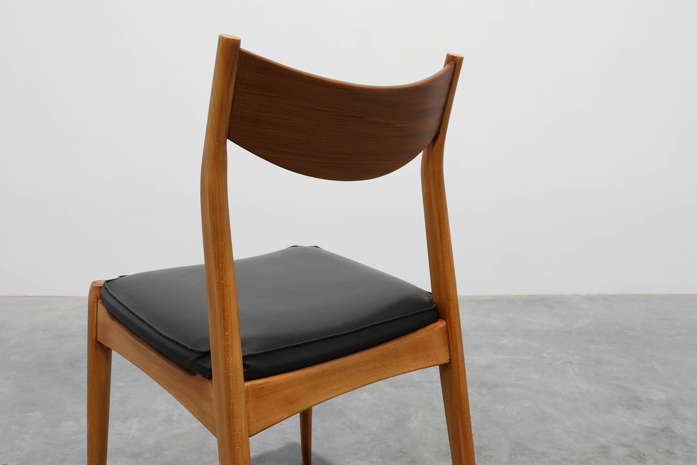 Set of Six Mid-Century Modern Belgian Teak Dining Chairs, 1960s