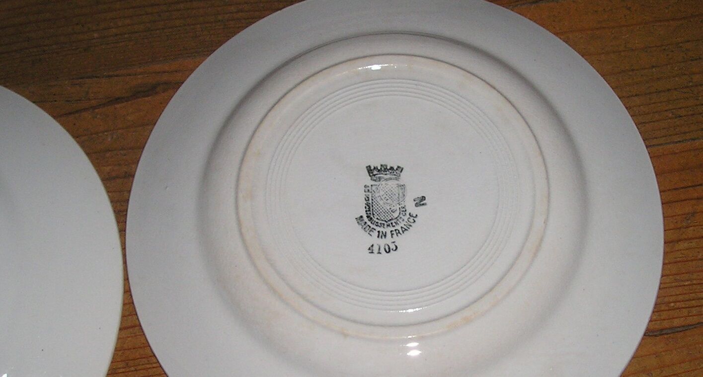 8-person St Amand tableware with Art Deco geometric patterns