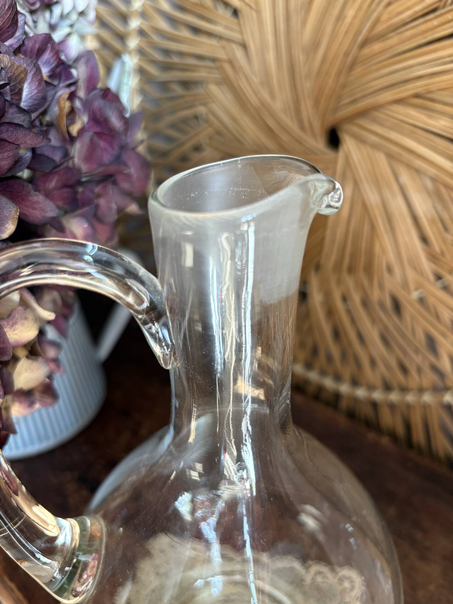 Ancienne carafe en cristal à décanter à vin