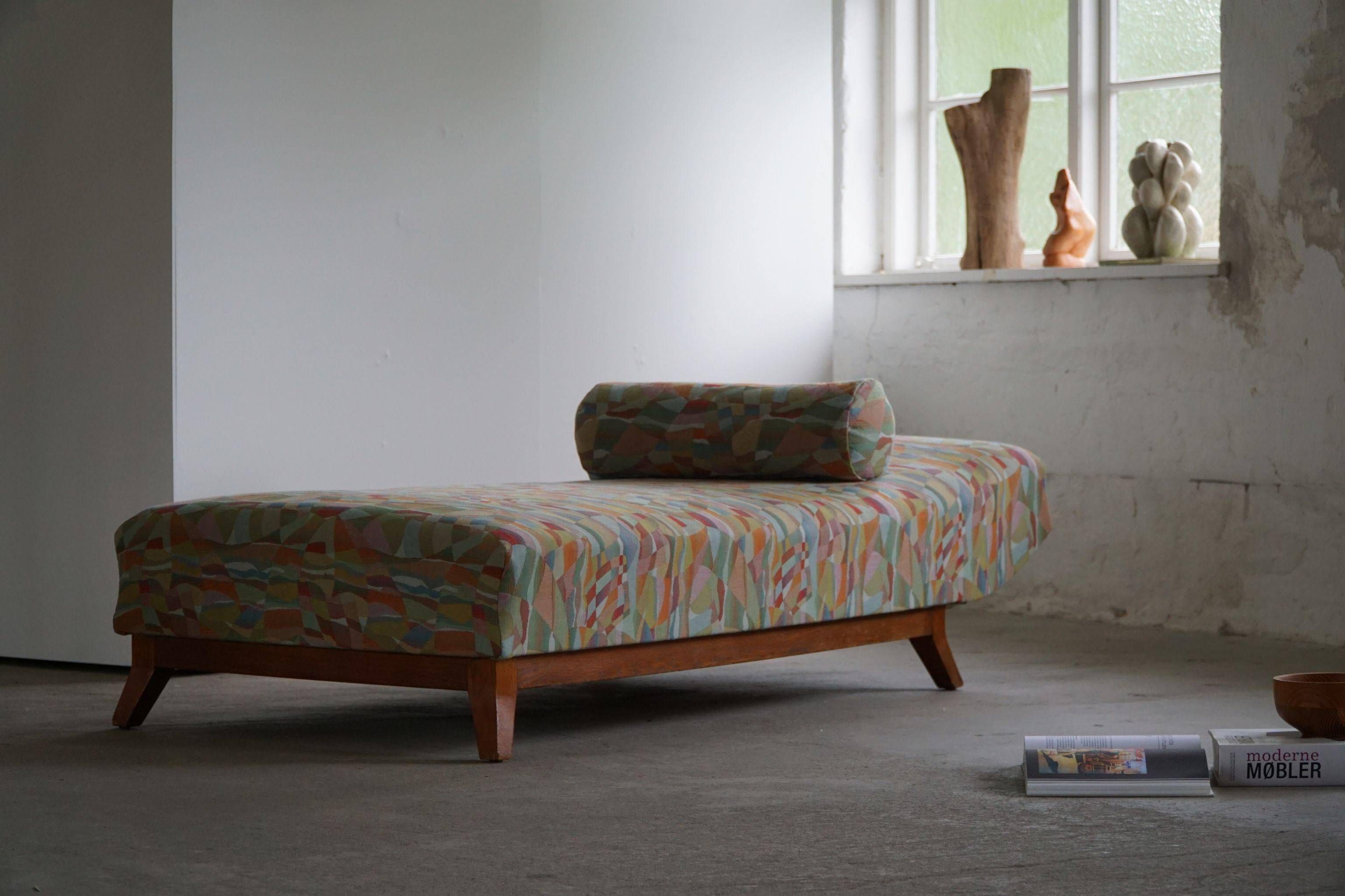 Art Deco daybed, reupholstered in vintage fabric, Danish cabinetmaker, 1940s.
