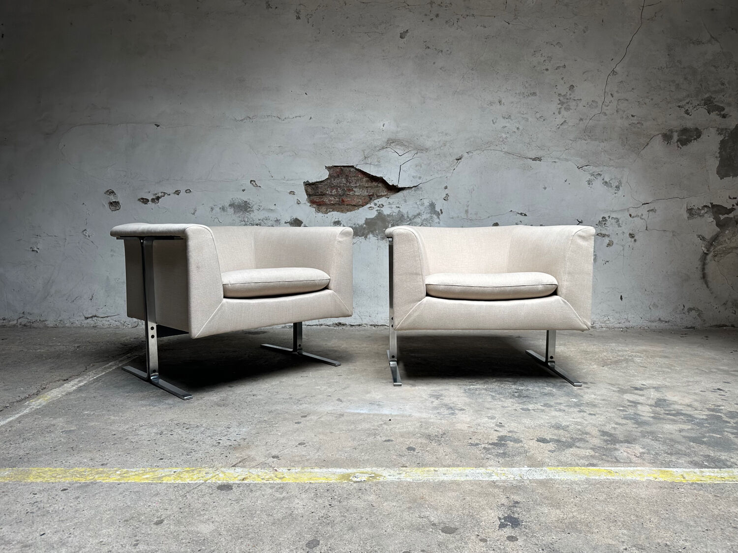Set of two Artifort lounge chairs by Geoffrey Harcourt